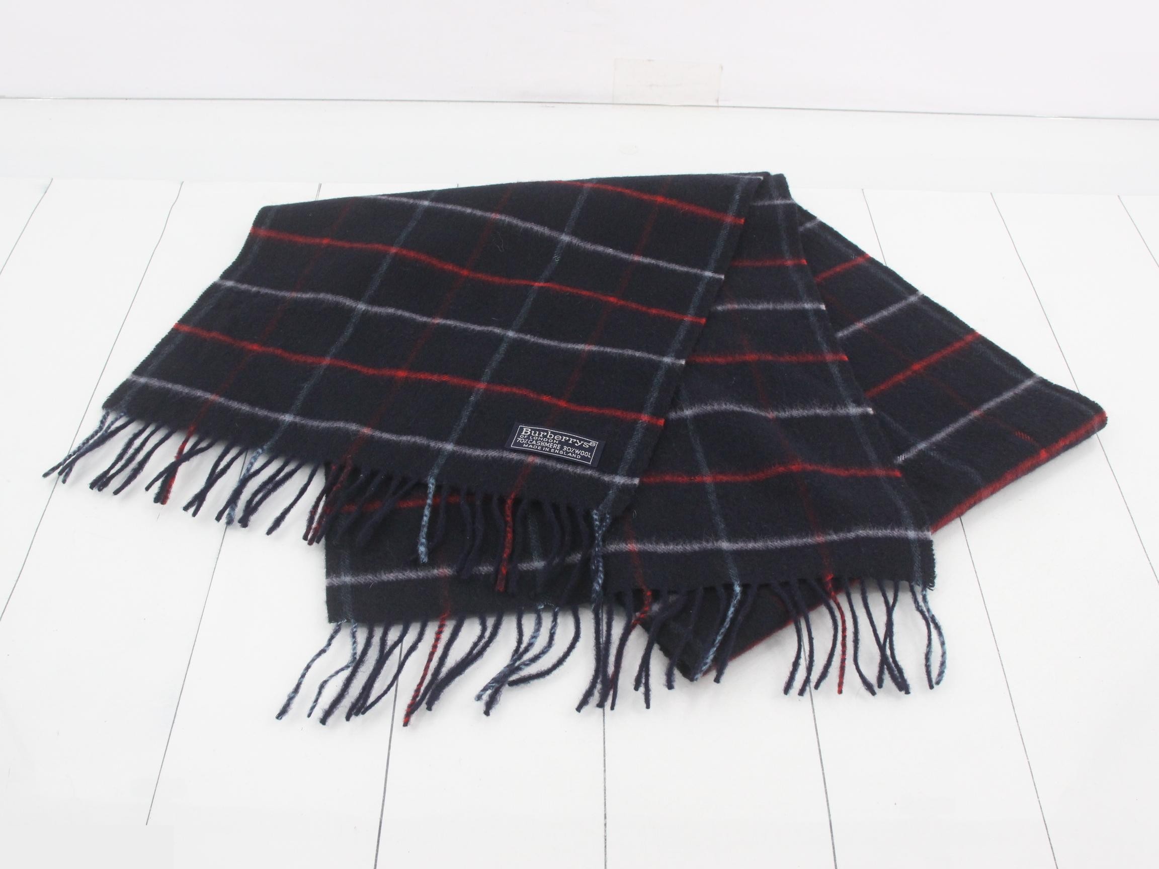 Checkered navy scarf — view 2