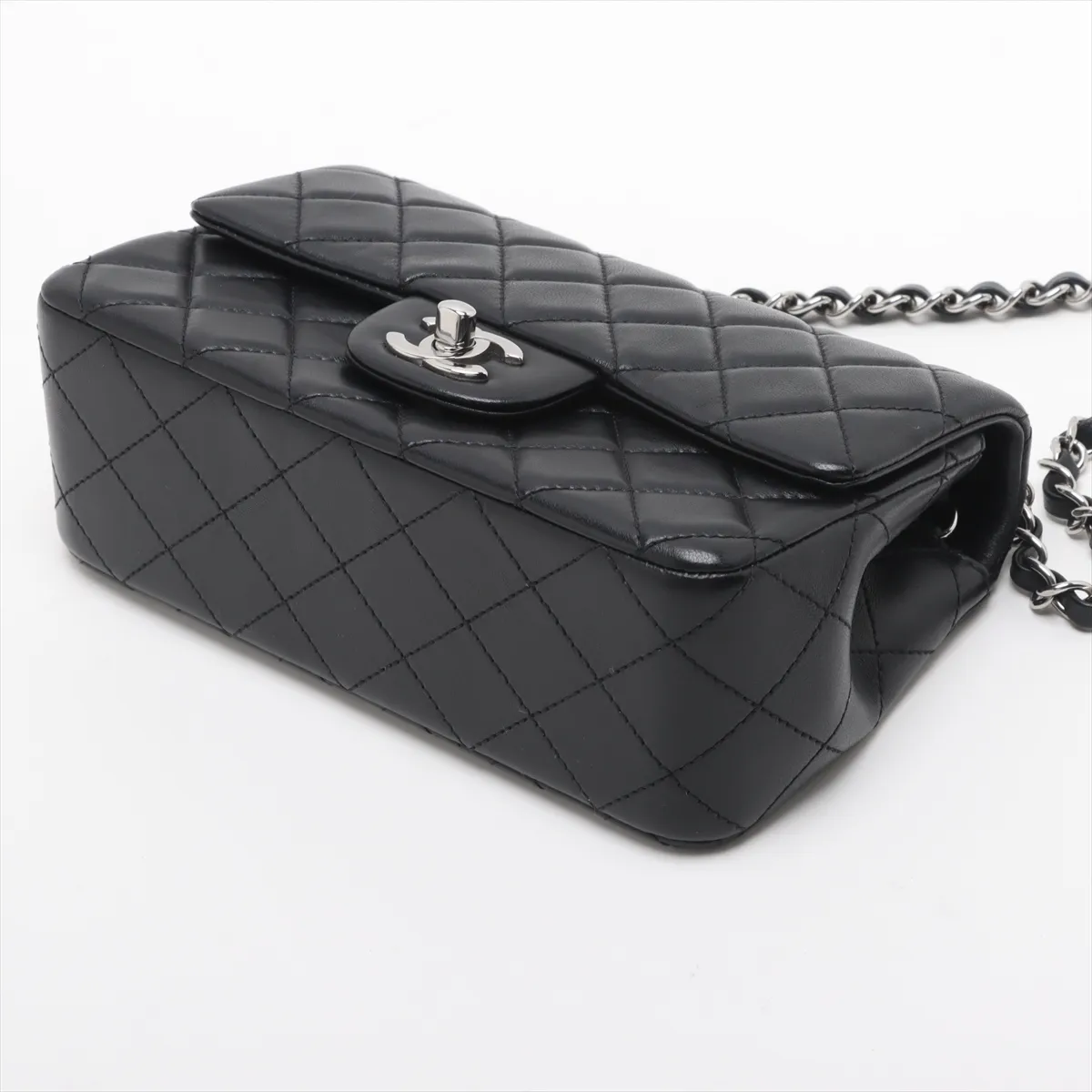 [Individually wrapped] Chanel Mini Matelasse 20 Lambskin Single Flap Single Chain Bag Black Silver Hardware HNCA8H17 Random Plate A69900 — view 3