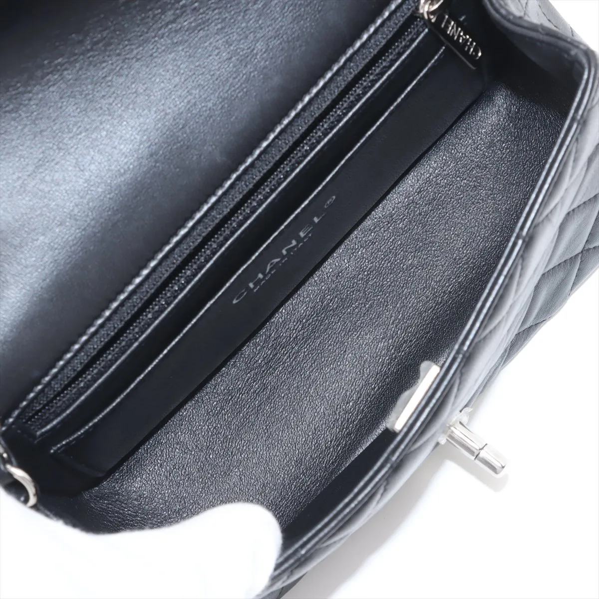 [Individually wrapped] Chanel Mini Matelasse 20 Lambskin Single Flap Single Chain Bag Black Silver Hardware HNCA8H17 Random Plate A69900 — view 6