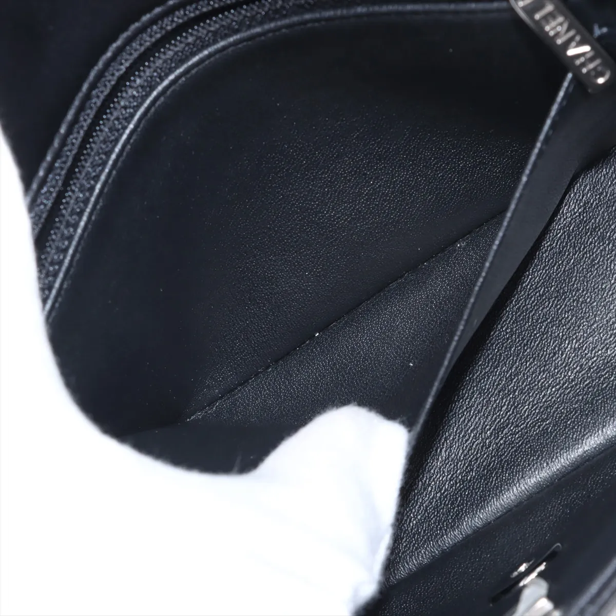 [Individually wrapped] Chanel Mini Matelasse 20 Lambskin Single Flap Single Chain Bag Black Silver Hardware HNCA8H17 Random Plate A69900 — view 7