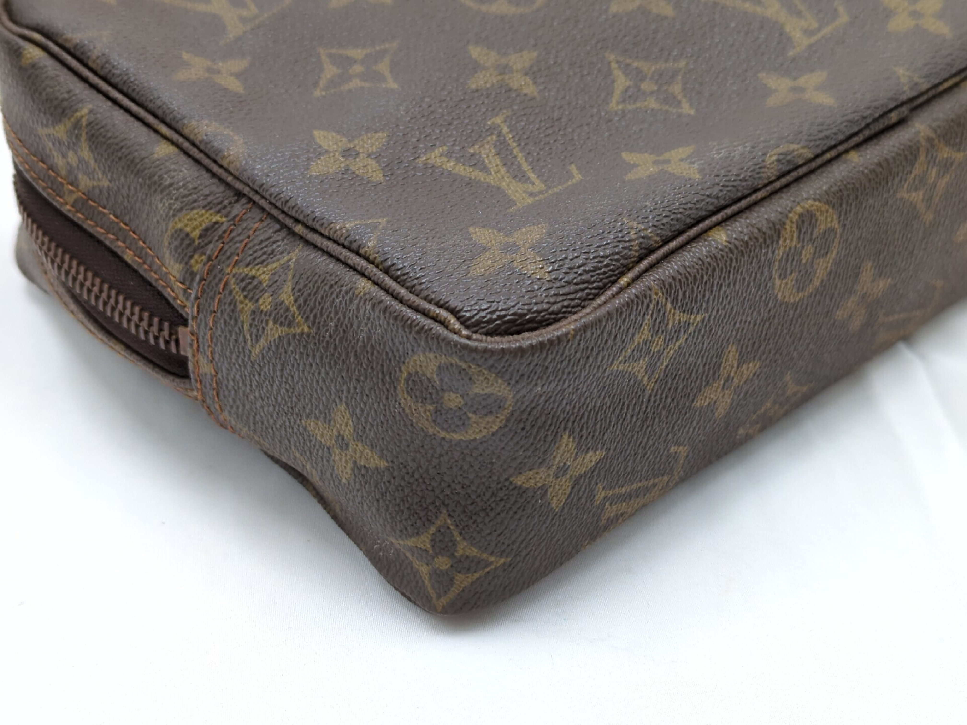 M47524 Monogram Trousses Toilette 23 Second Bag — view 3