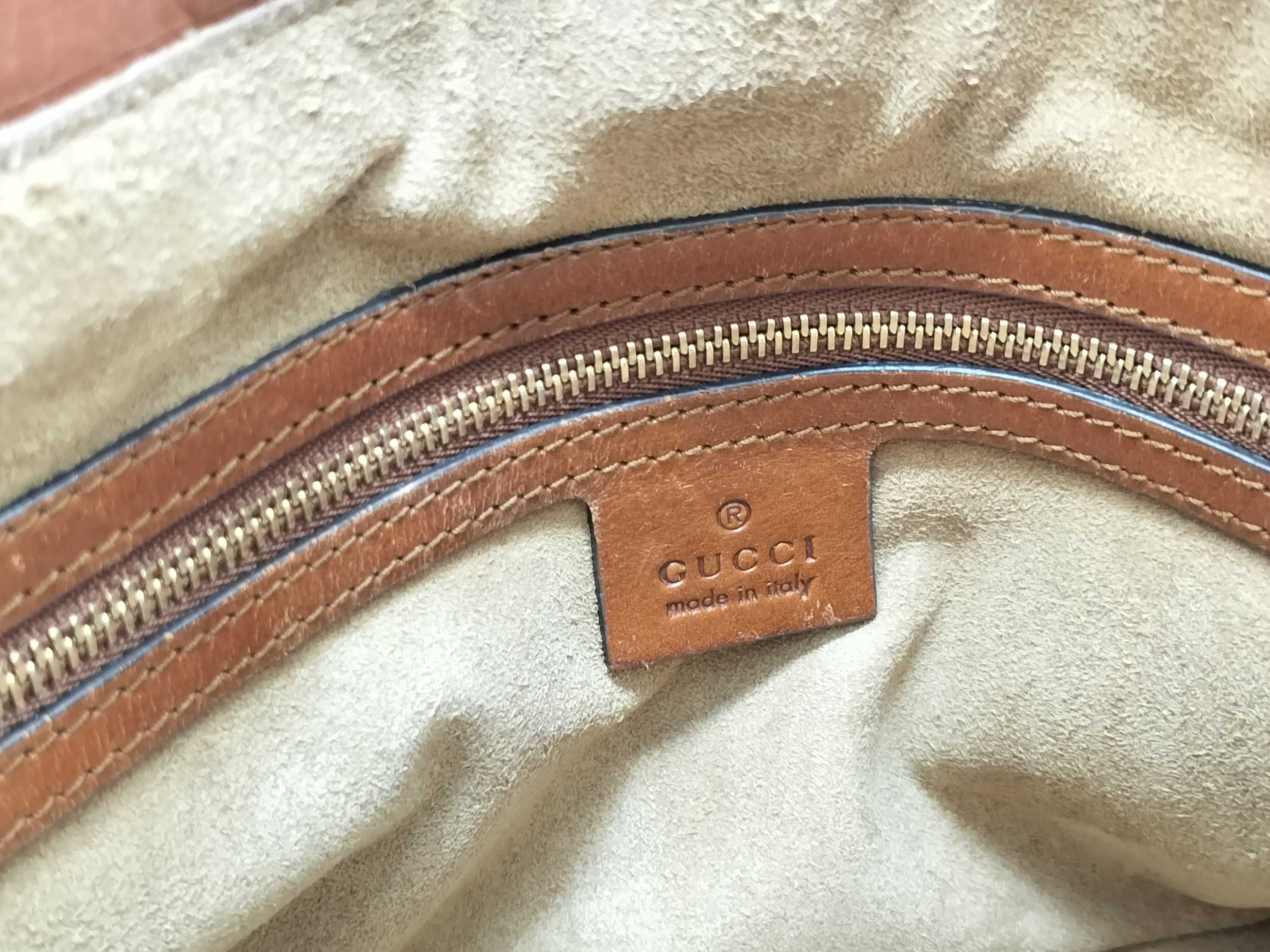 GG Supreme Handbag — view 15