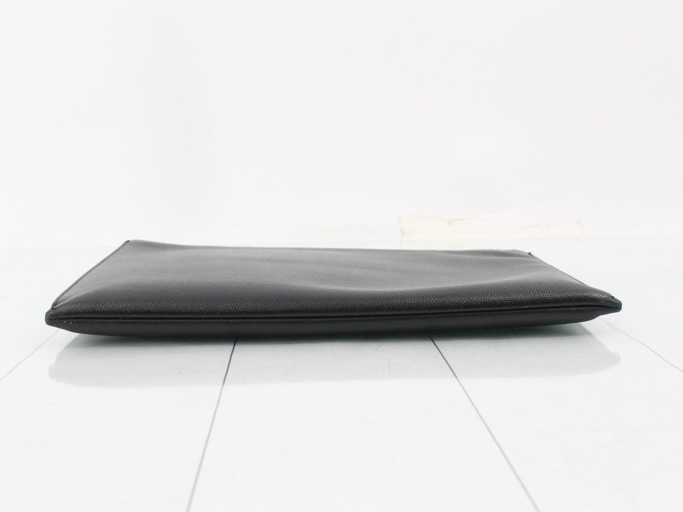 clutch — view 3