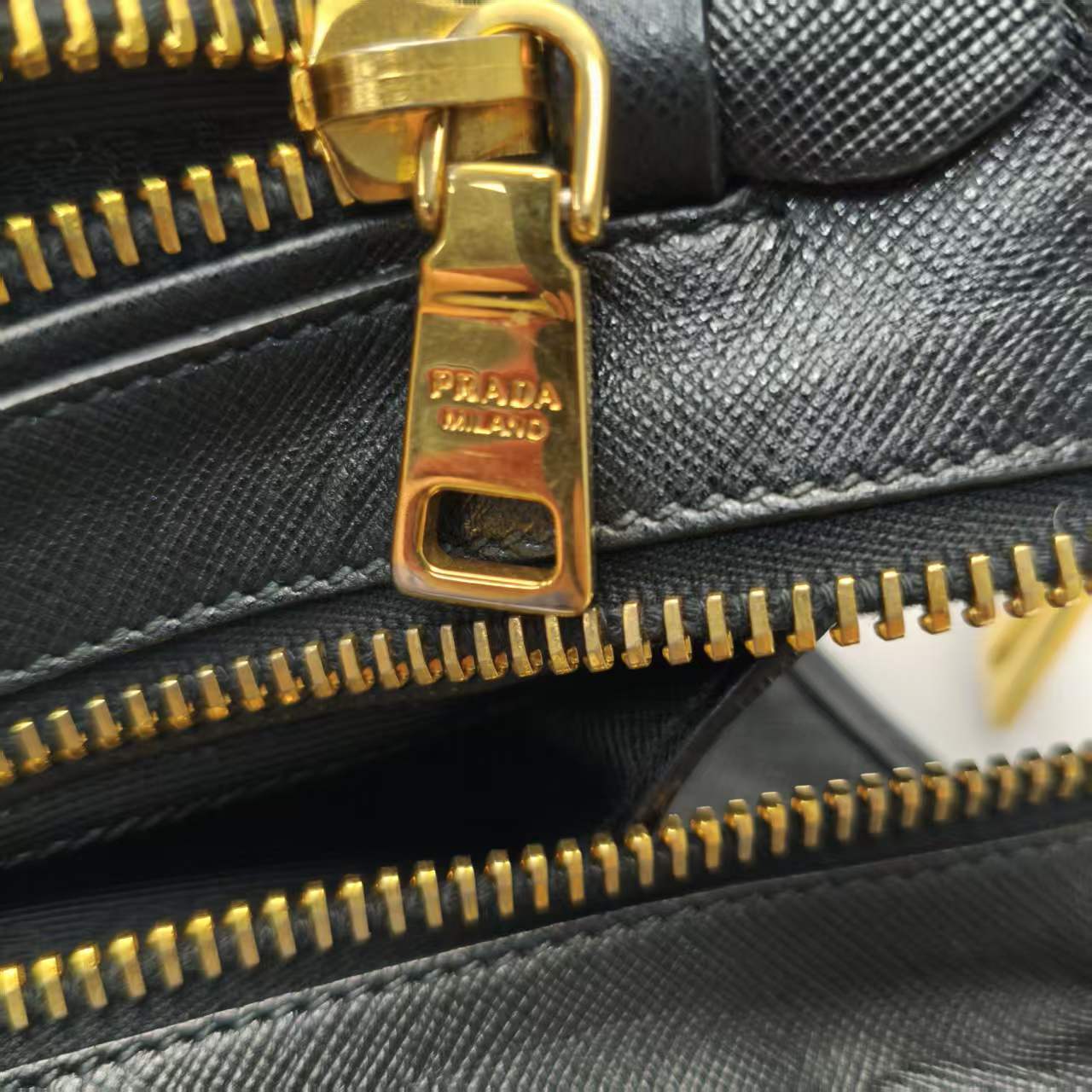 【*Shipped from: China*】PRADA Leather Handbag — view 12
