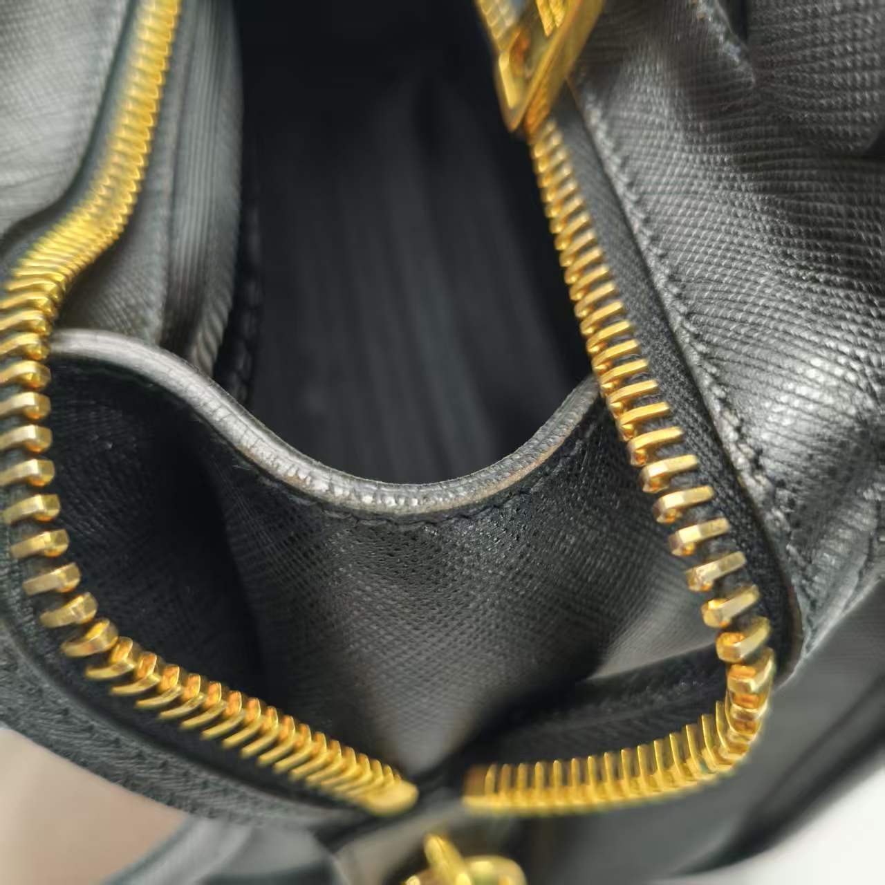 【*Shipped from: China*】PRADA Leather Handbag — view 14