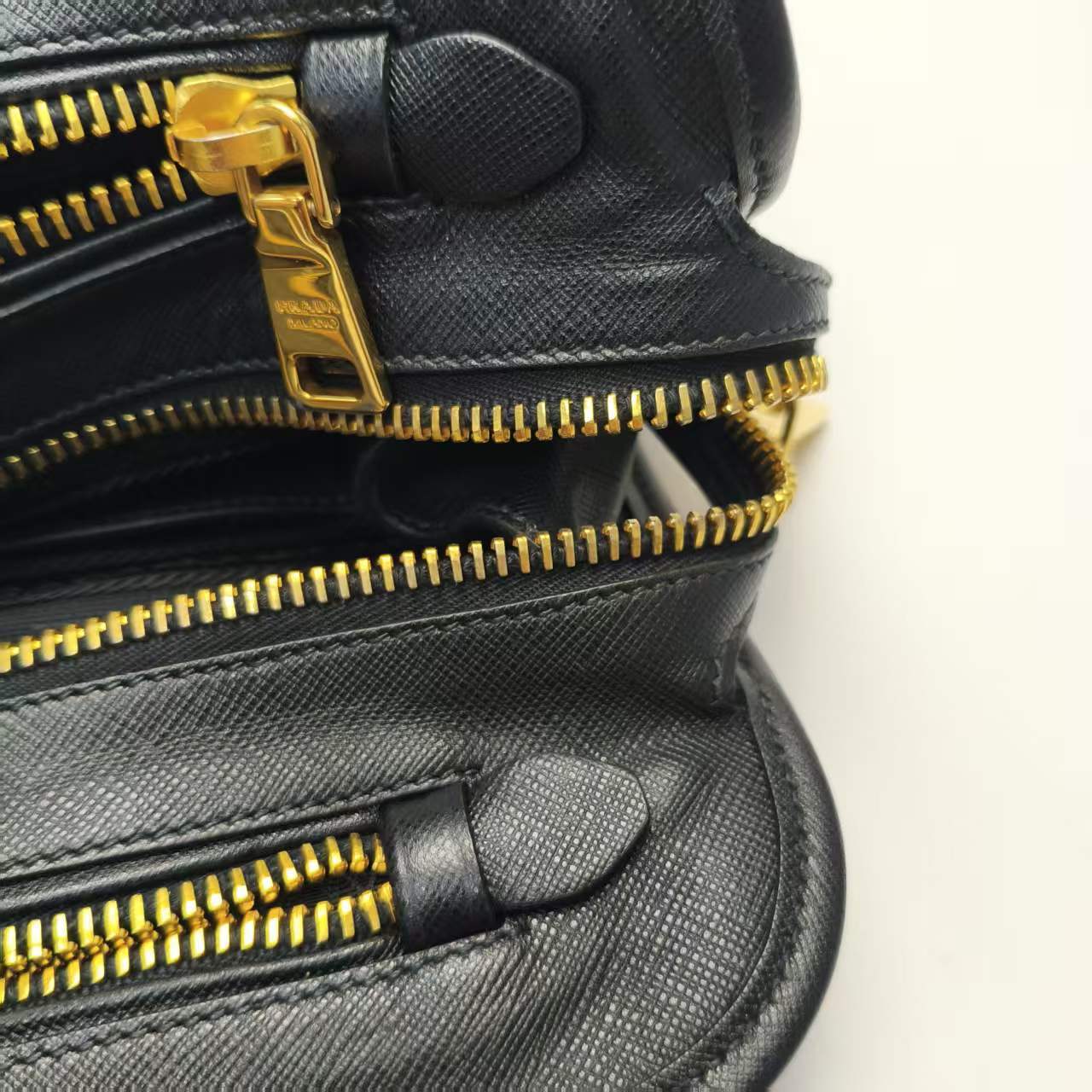 【*Shipped from: China*】PRADA Leather Handbag — view 10