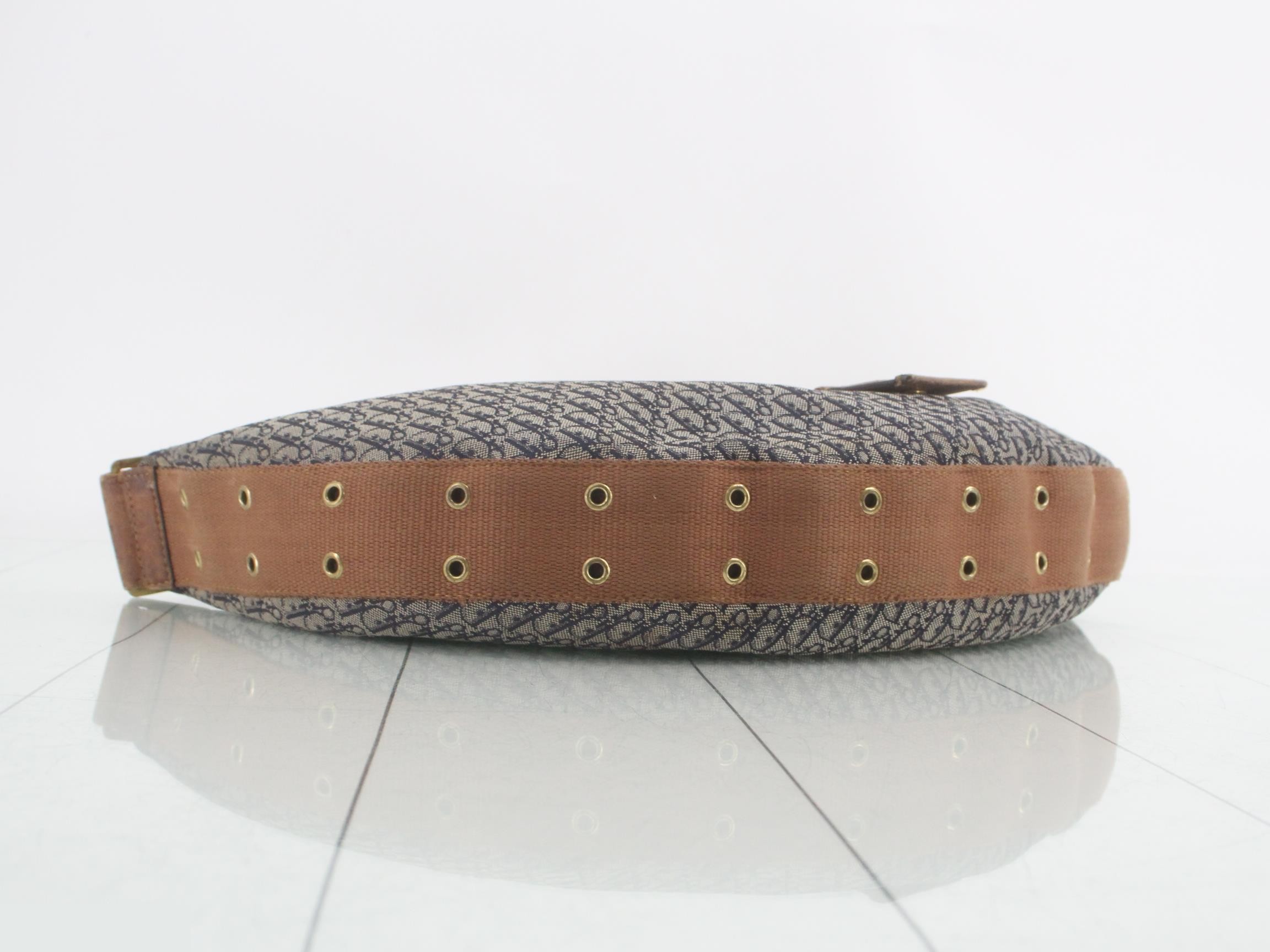 Street Chic Shoulder Bag — view 5
