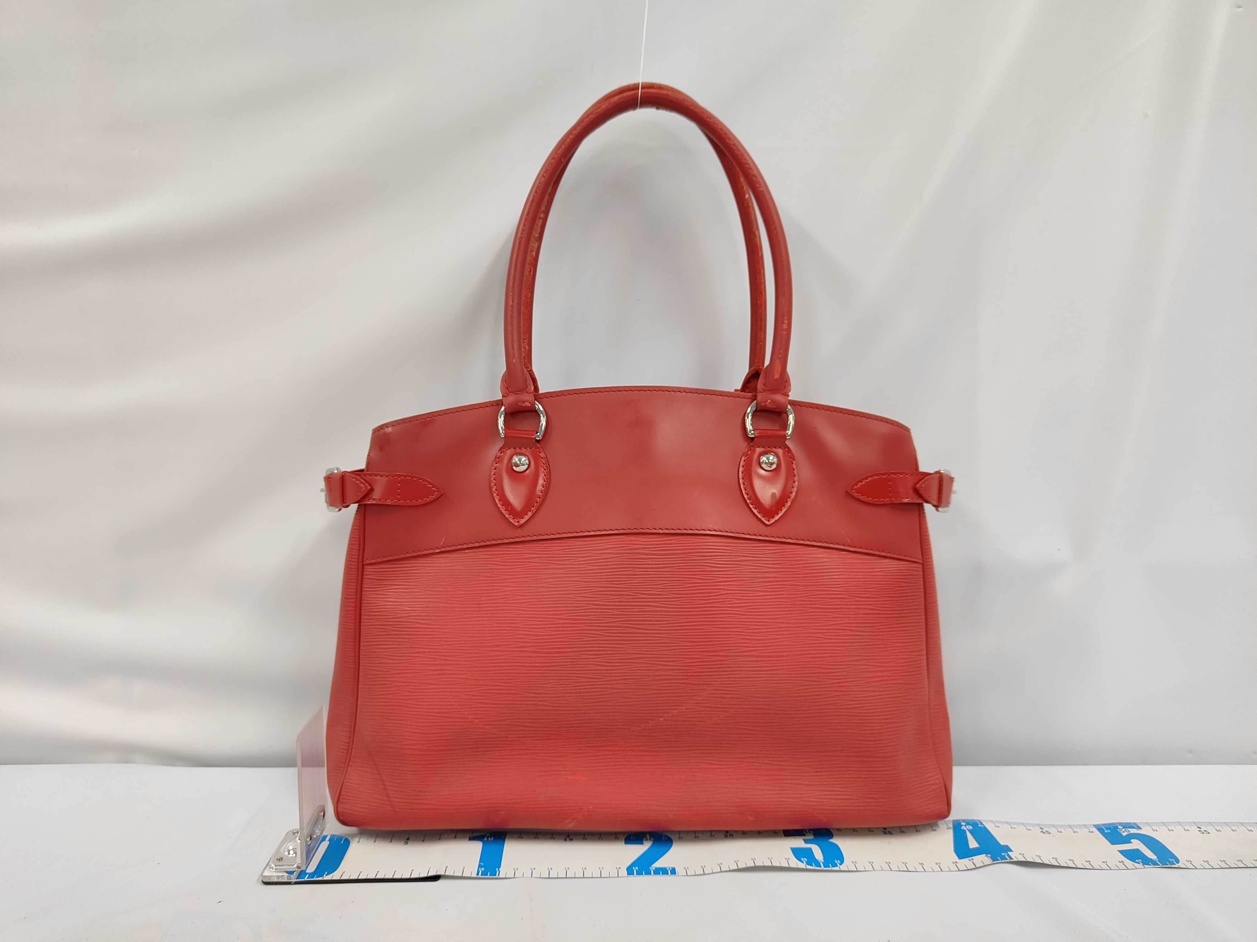 Passy PM Handbag Epi Red M5926E AN0026 Handbag — view 2