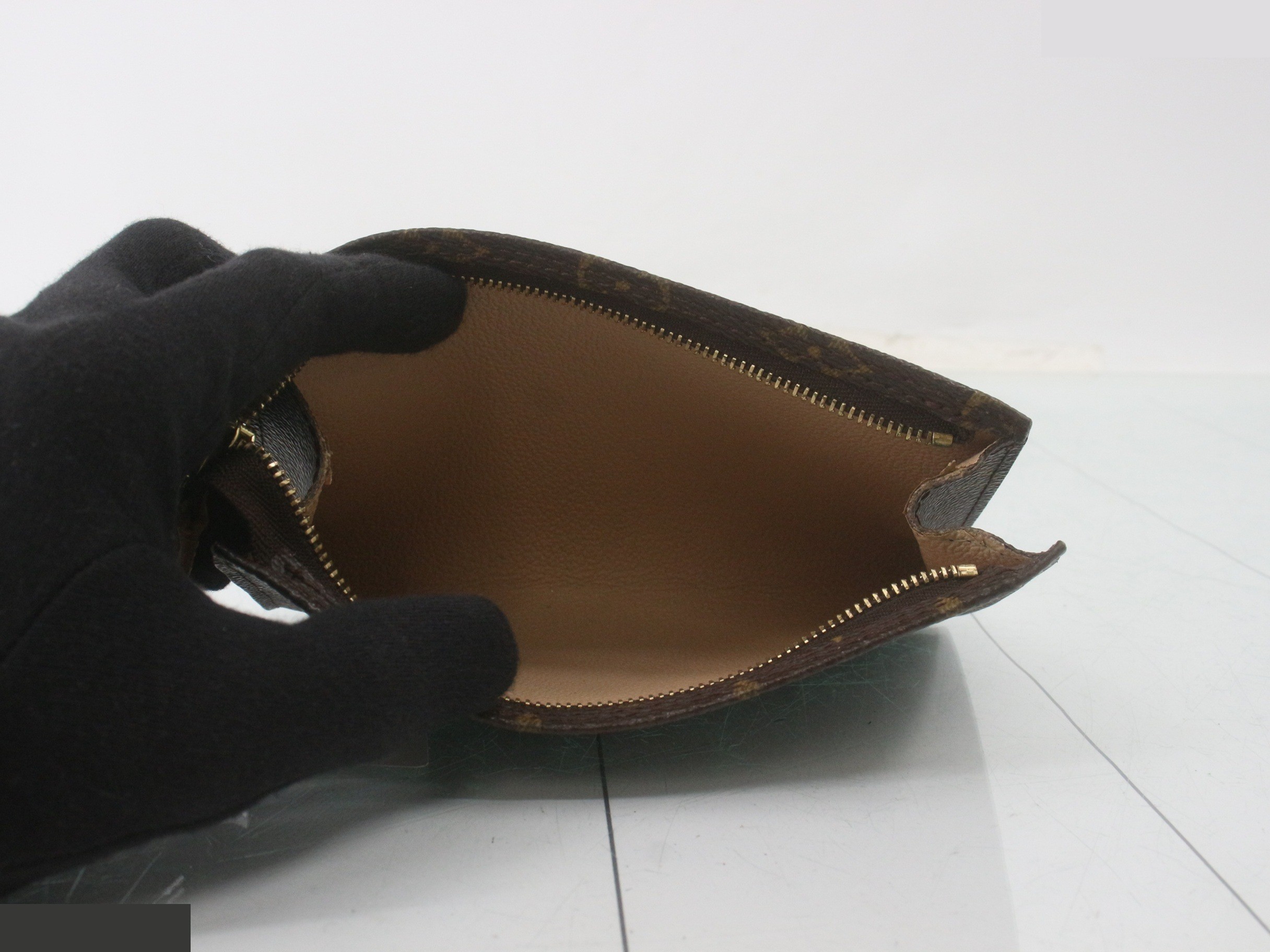 Monogram Pouch - Bucket PM Attachment Pouch — view 4