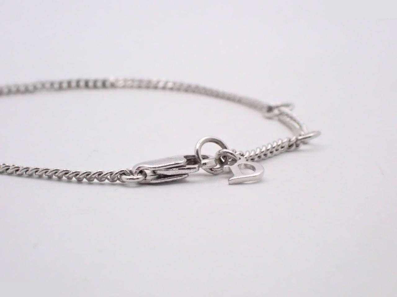 Other items in the line: Precious metal bracelets and bangles (metal), wrist circumference approximately 19.5 cm. — view 3