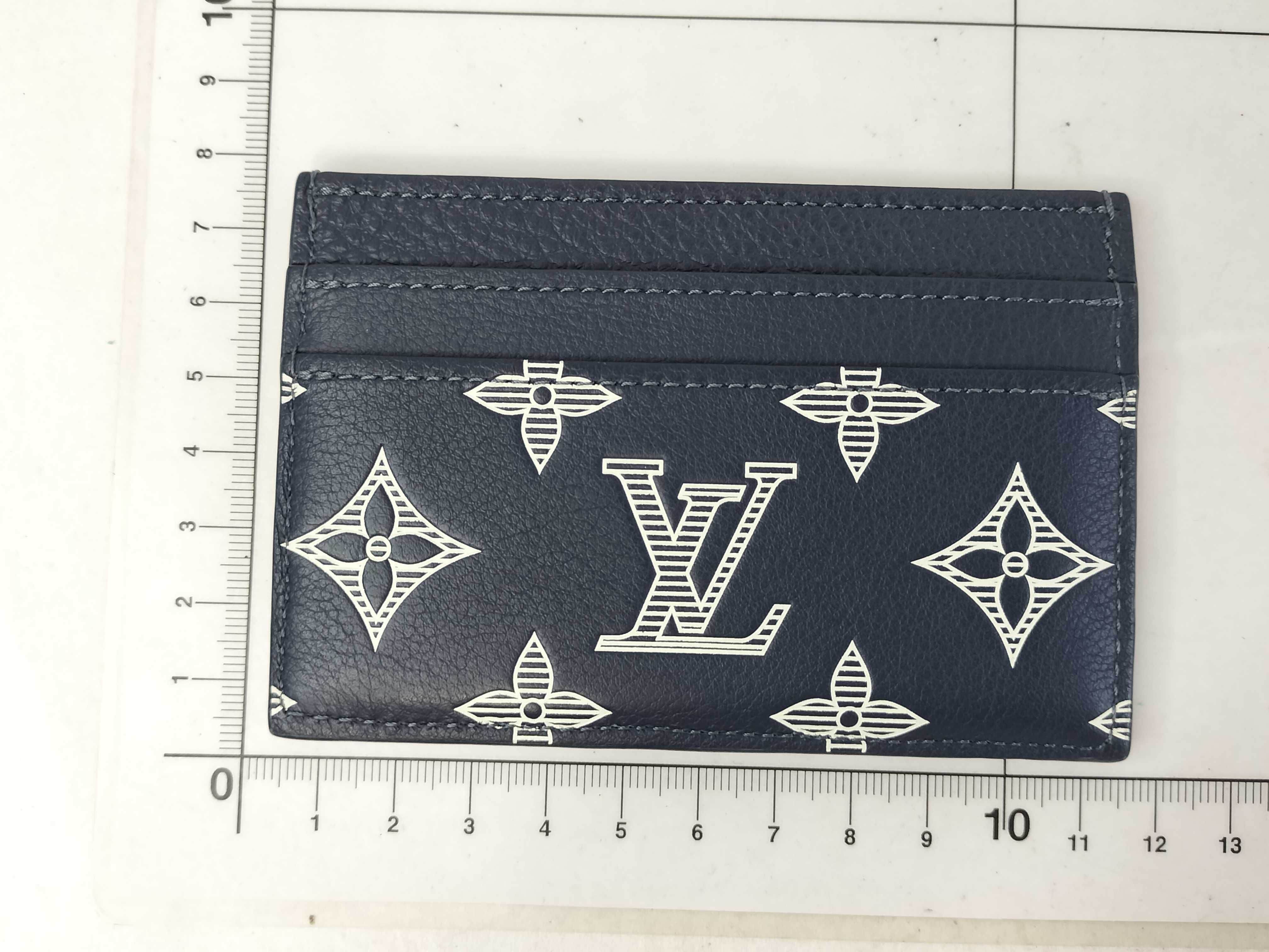 Monogram Portecartes Double M83700 Monogram Shadow Card Case — view 2