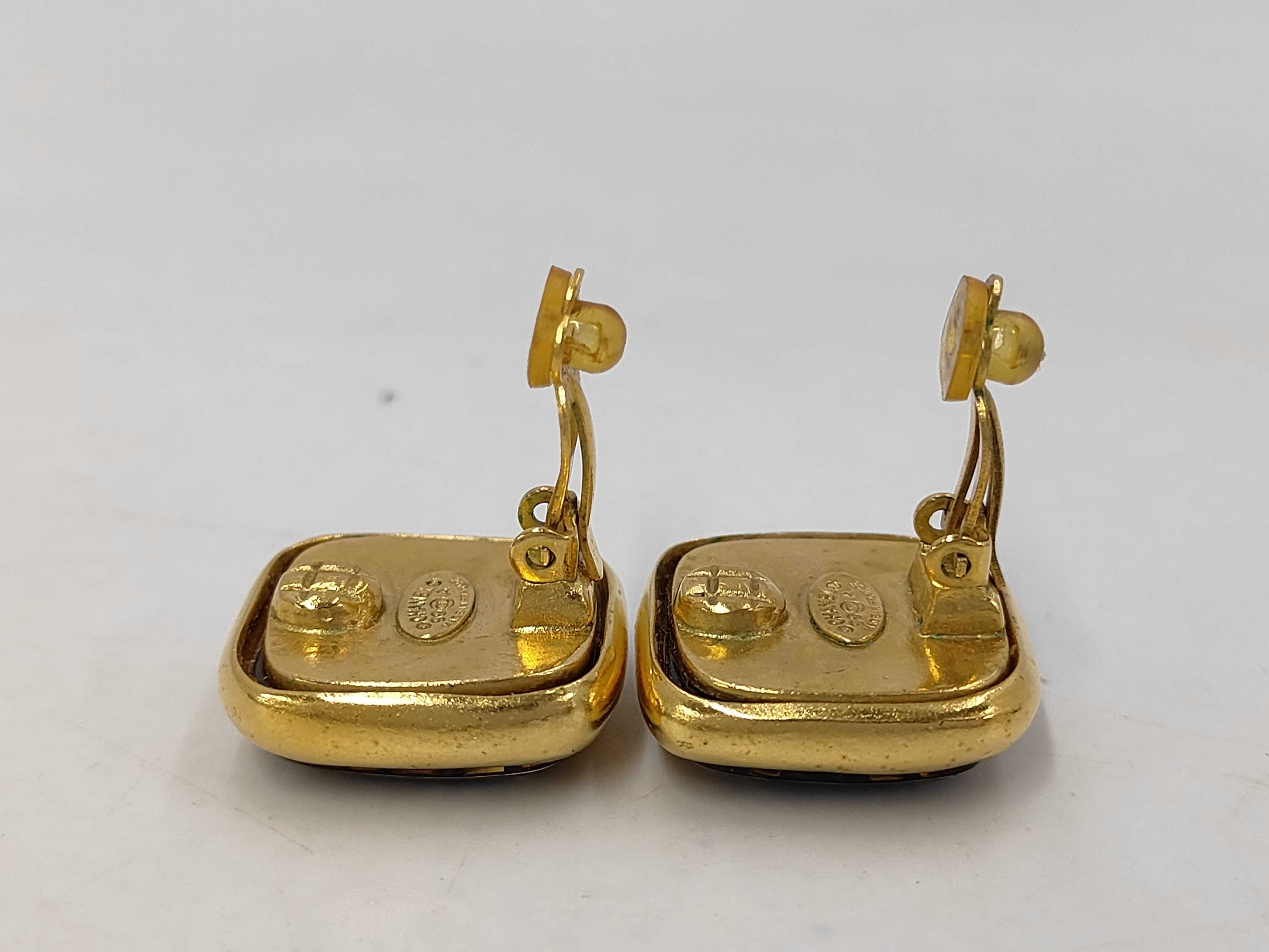 Stone Coco Mark 99A Gripoix Earrings — view 3