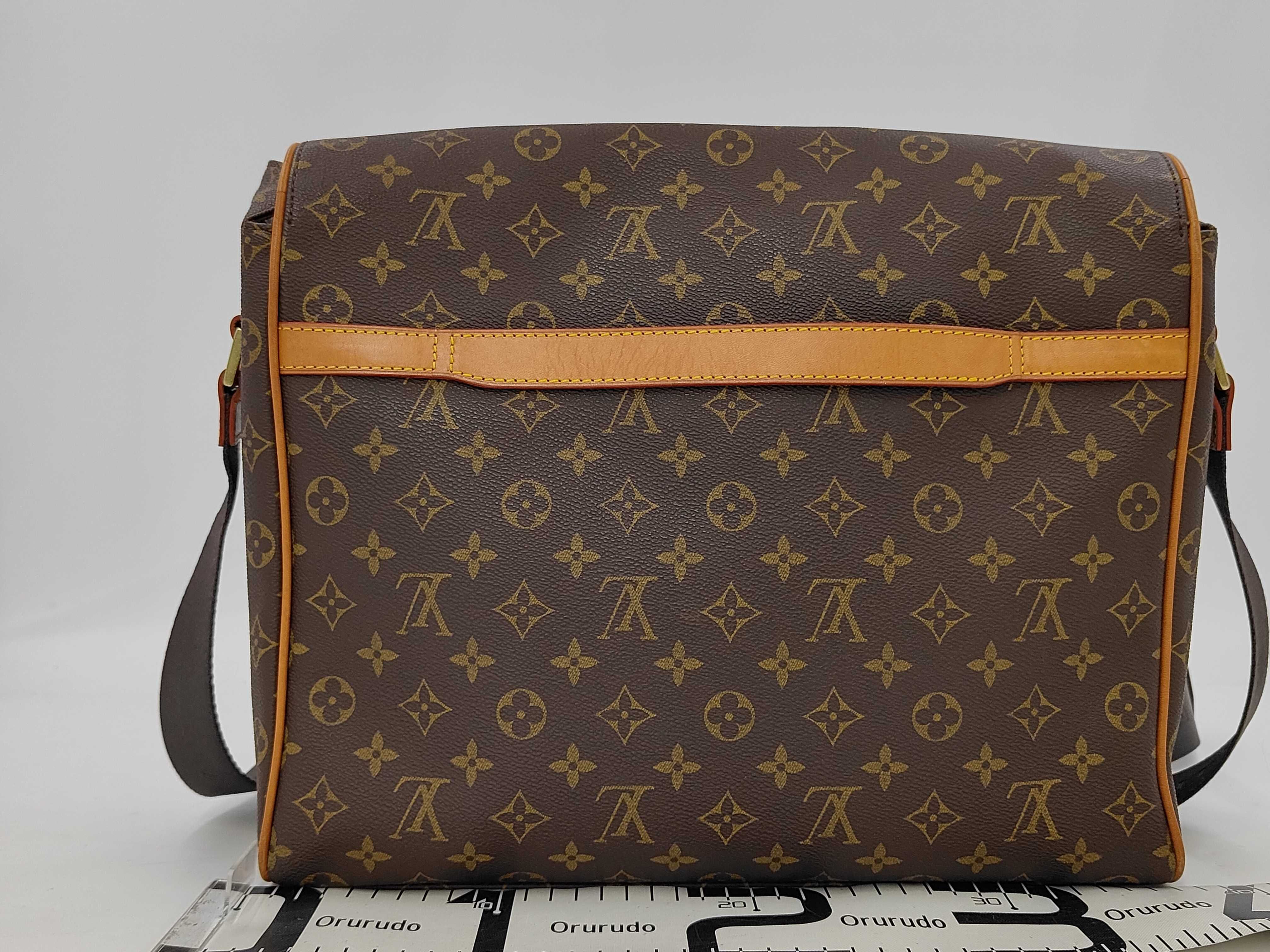 Abbesses Shoulder Bag Monogram M45257 Shoulder Bag — view 2