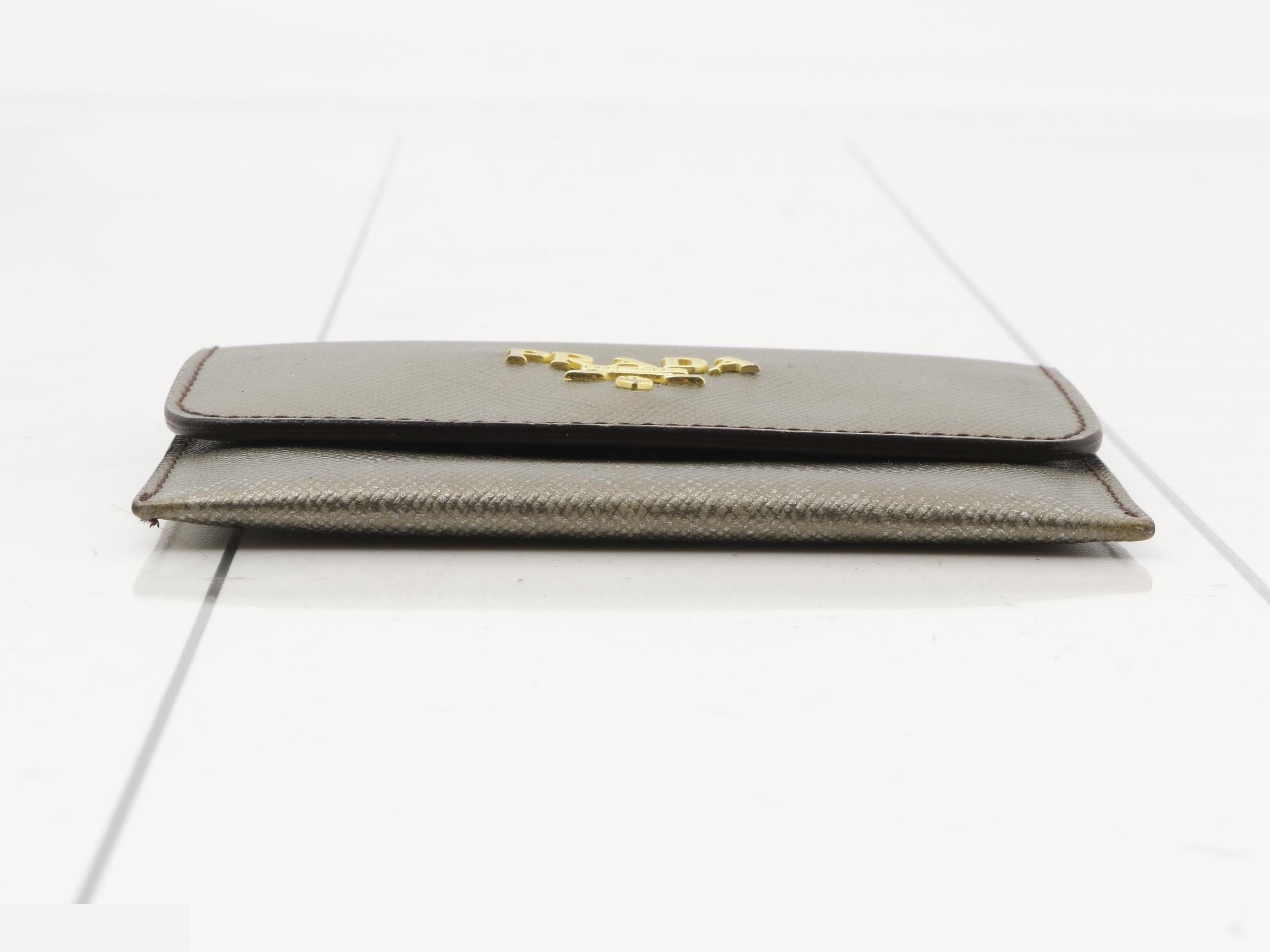 Card case — view 3