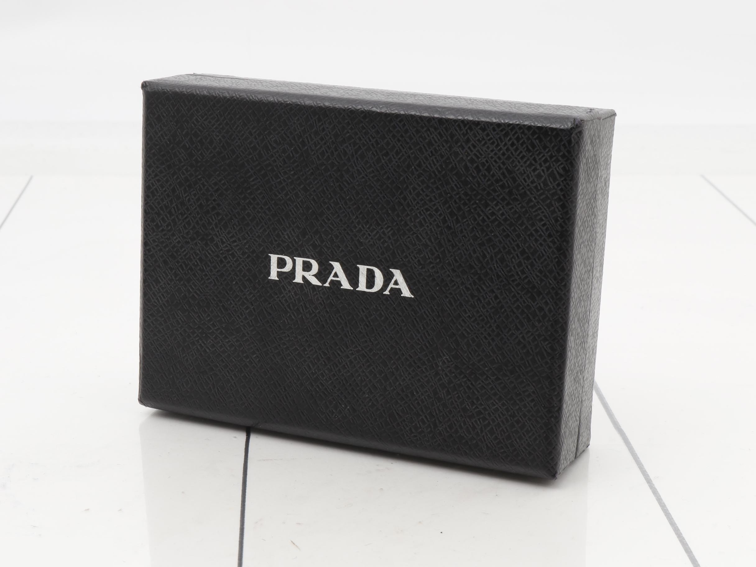 Card case — view 5