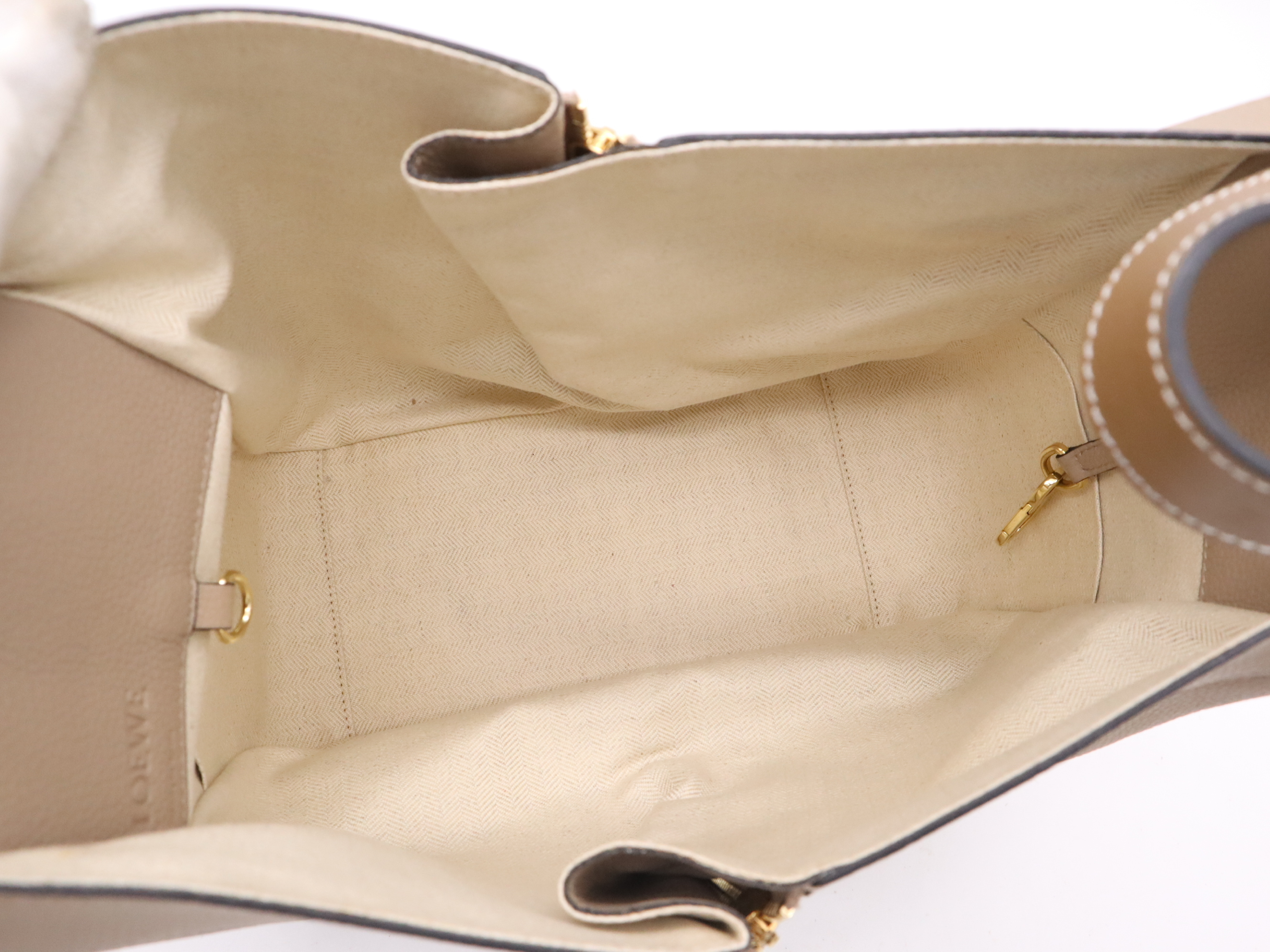 Leather Hammock Small Beige Handbag with Shoulder Strap — view 11