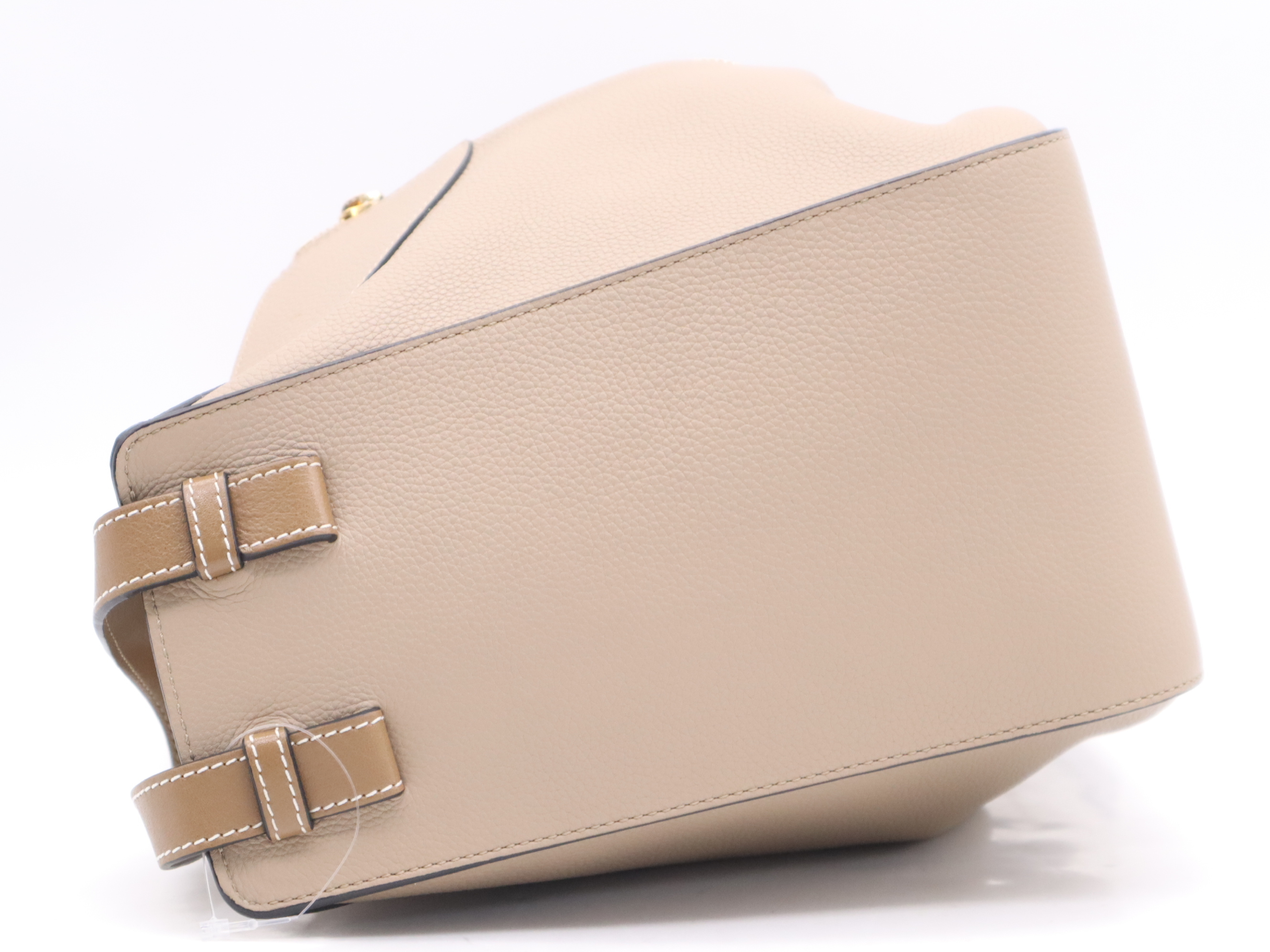 Leather Hammock Small Beige Handbag with Shoulder Strap — view 3