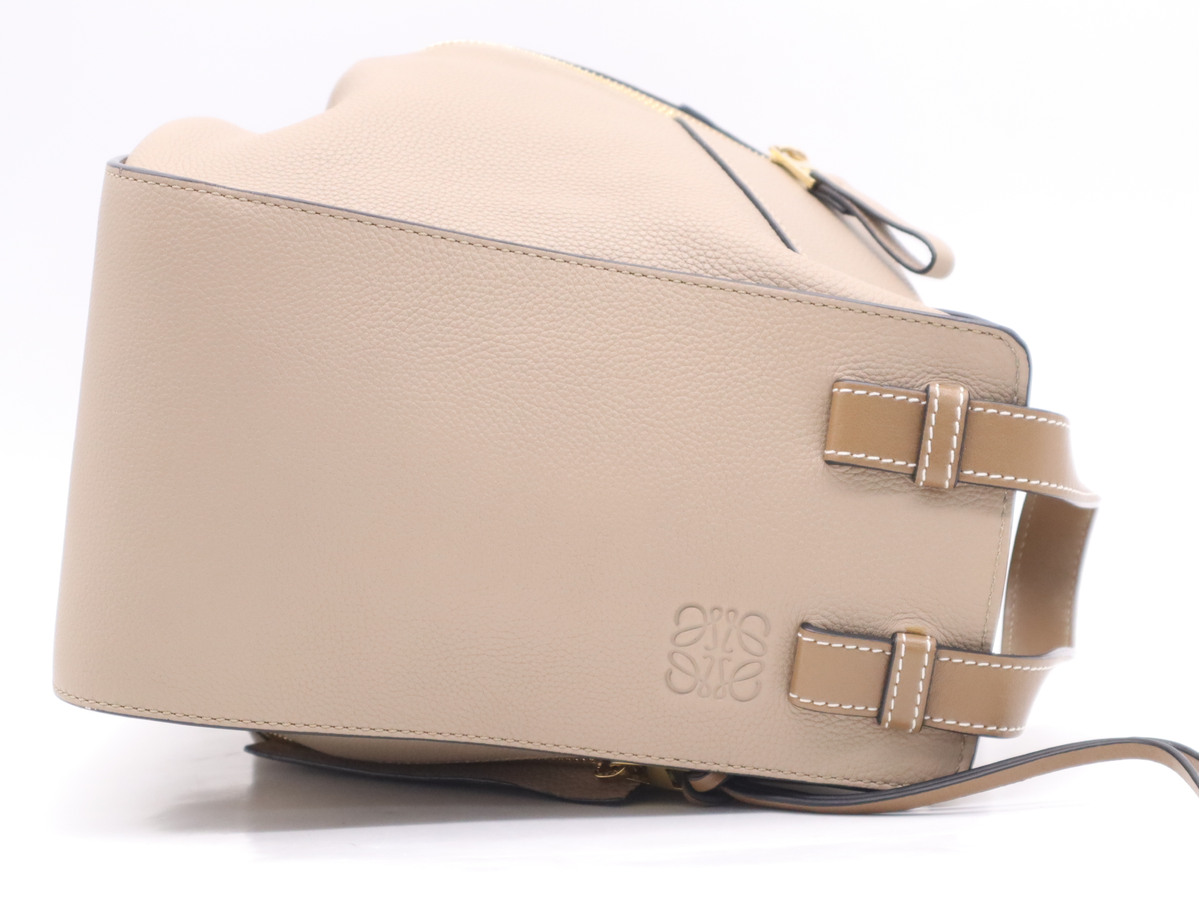Leather Hammock Small Beige Handbag with Shoulder Strap — view 5
