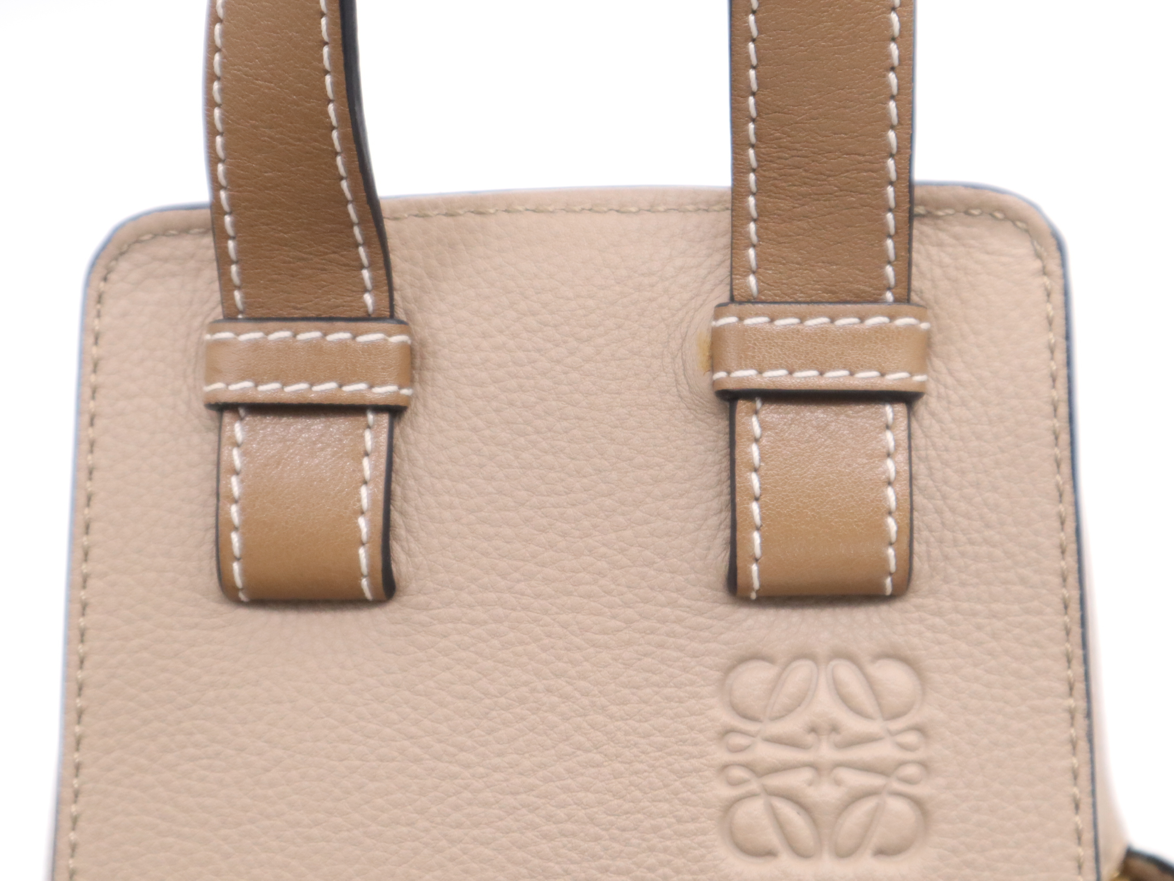 Leather Hammock Small Beige Handbag with Shoulder Strap — view 7