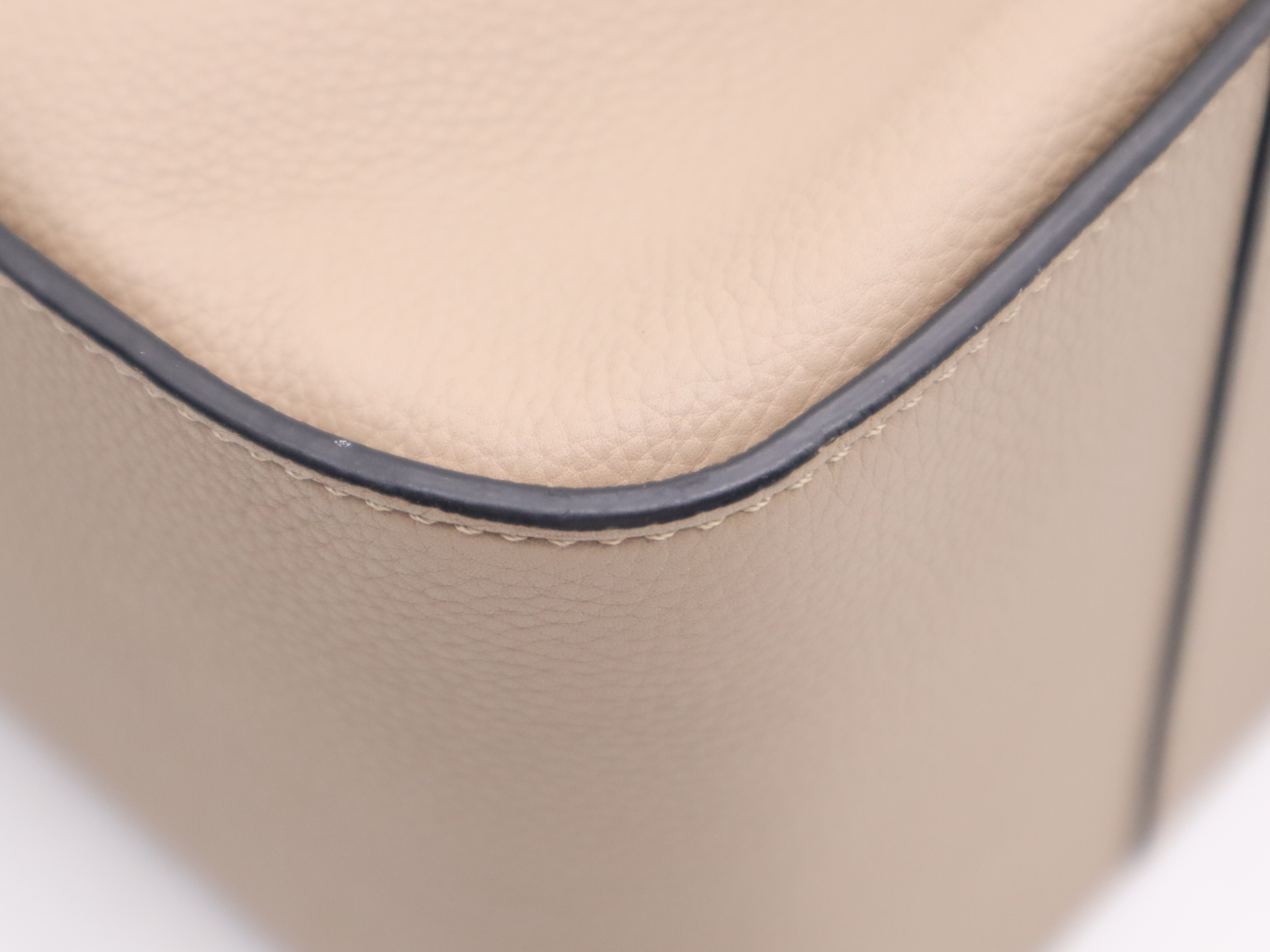 Leather Hammock Small Beige Handbag with Shoulder Strap — view 9