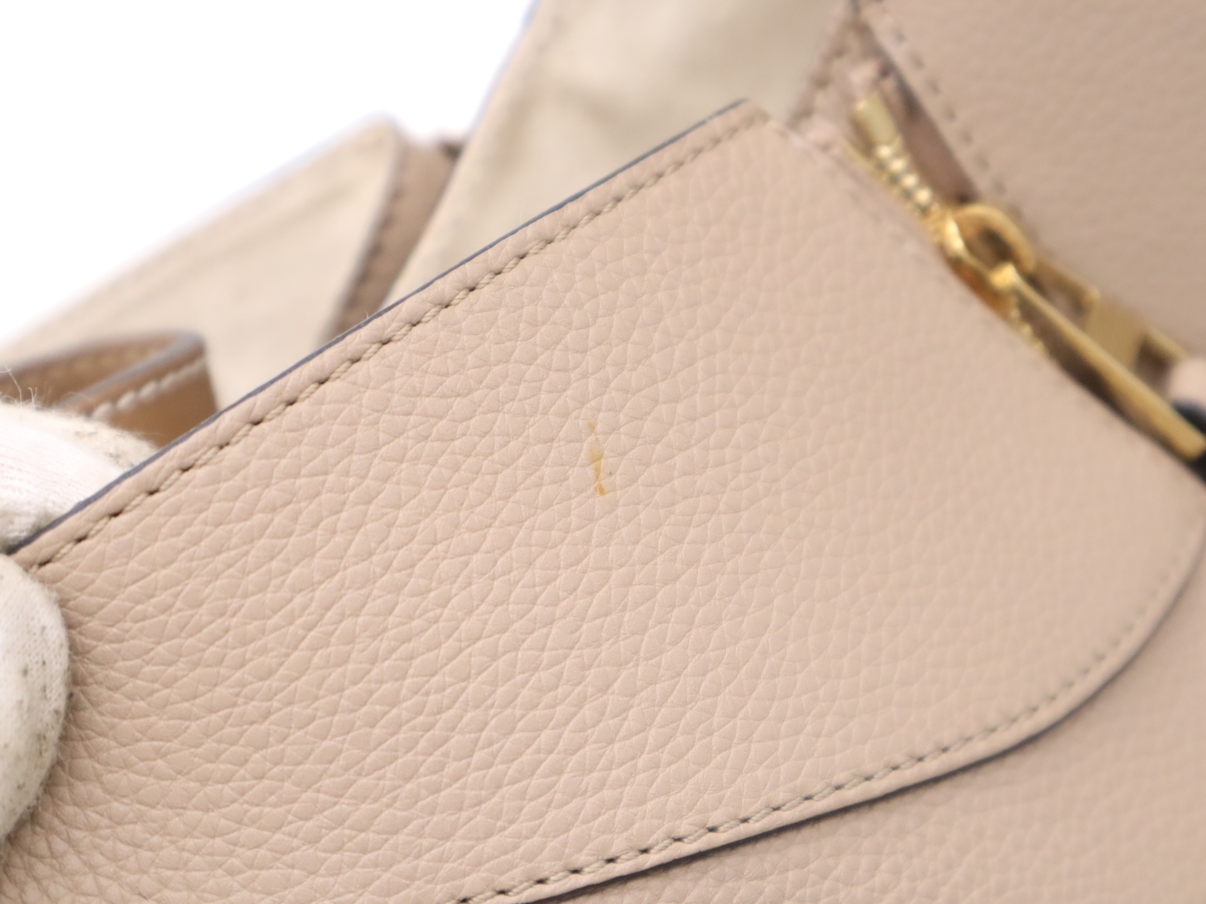 Leather Hammock Small Beige Handbag with Shoulder Strap — view 10