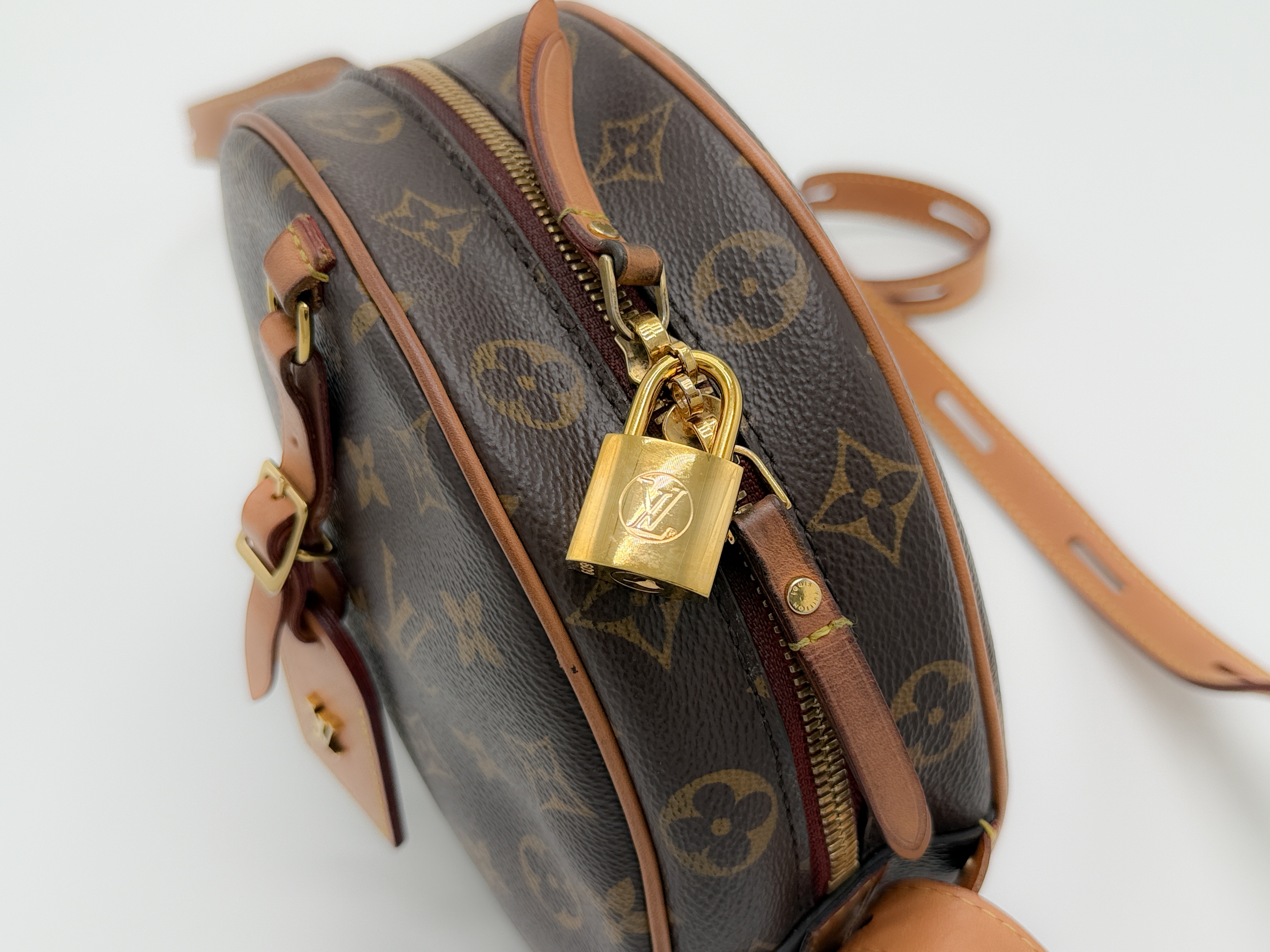 Monogram M45647 Boite Chapeau Spool MM PL3199 Shoulder Bag — view 10