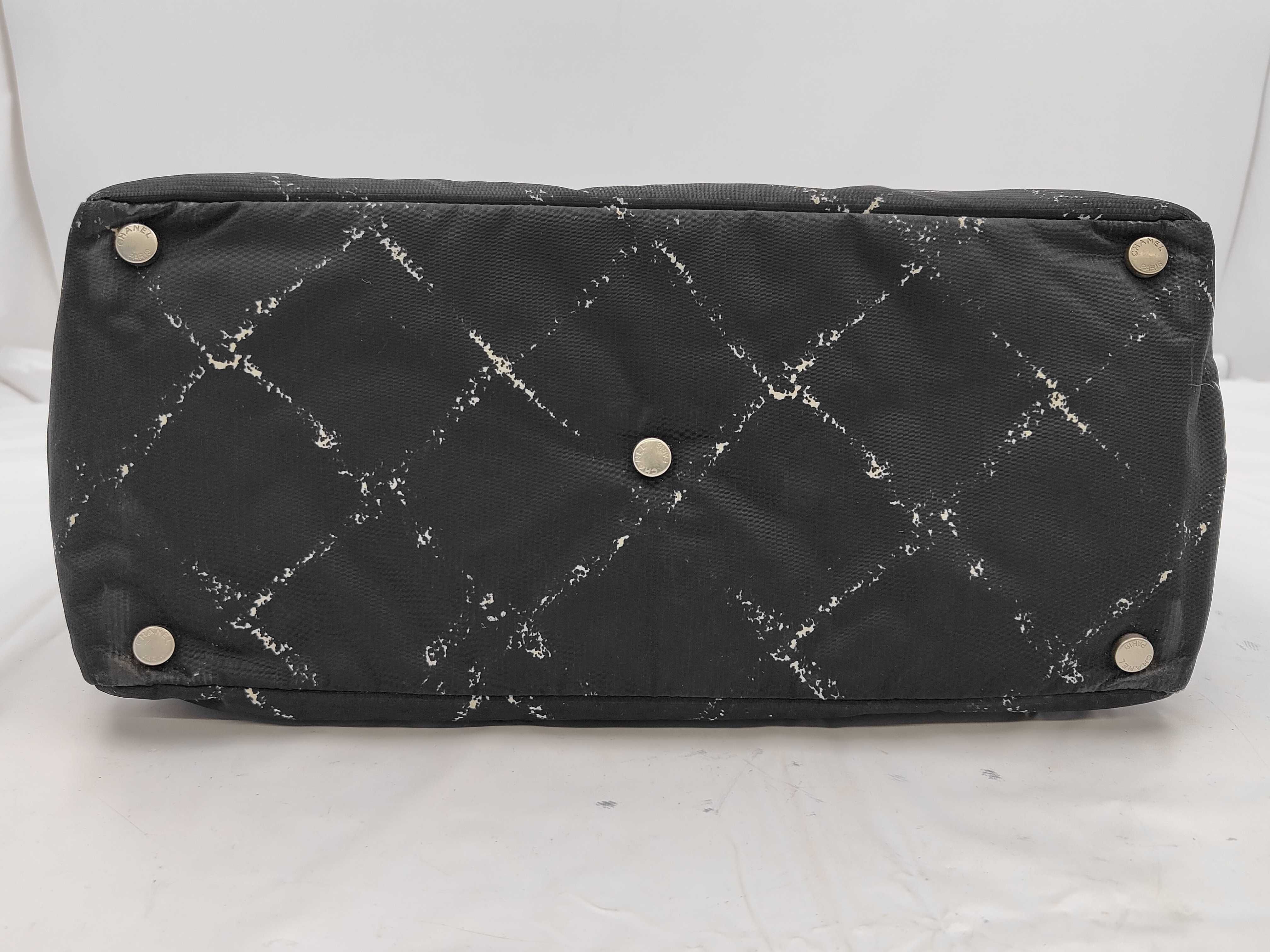 Travel Line Nylon Tote Bag — view 7