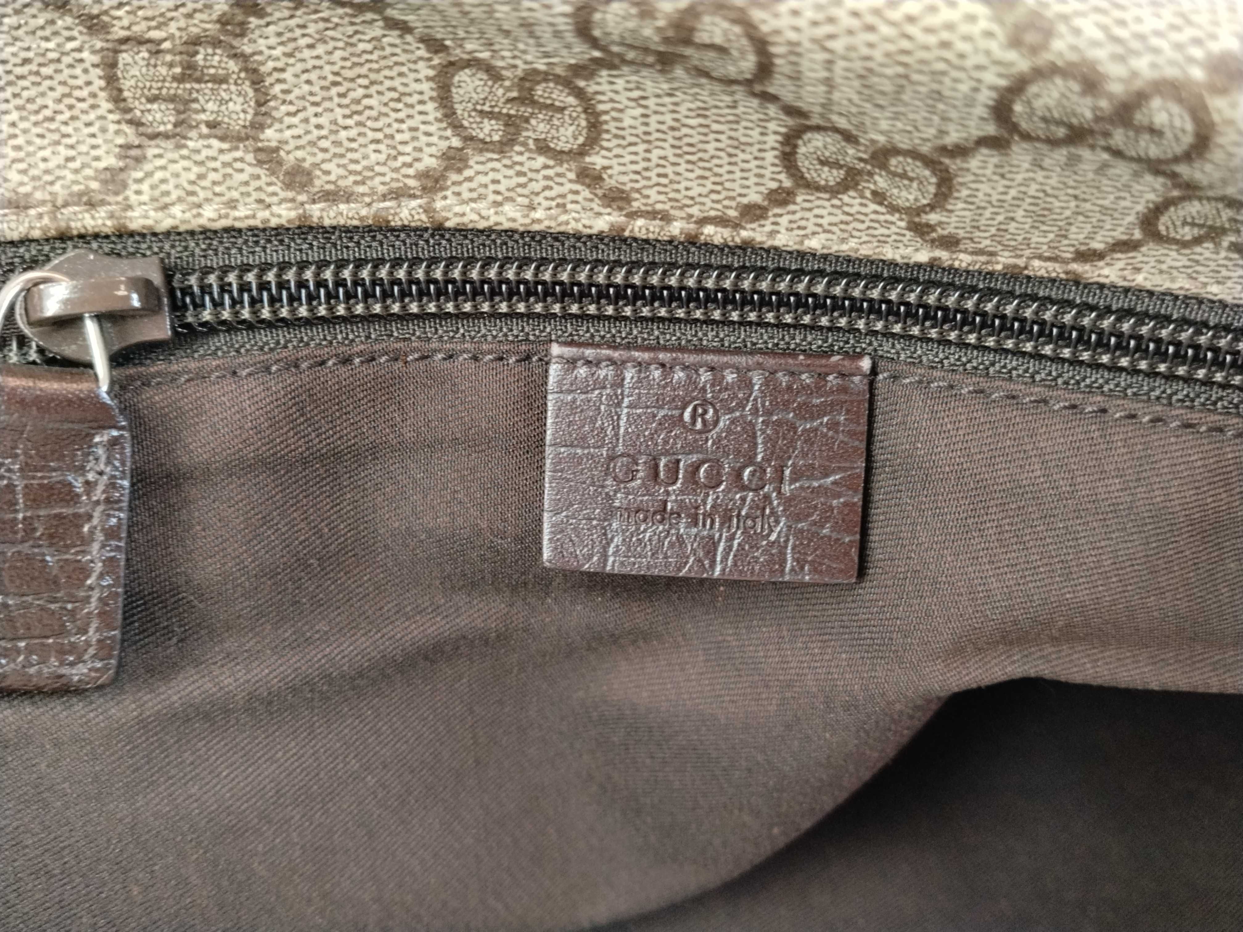 GG Supreme Shoulder Bag 189748 — view 11