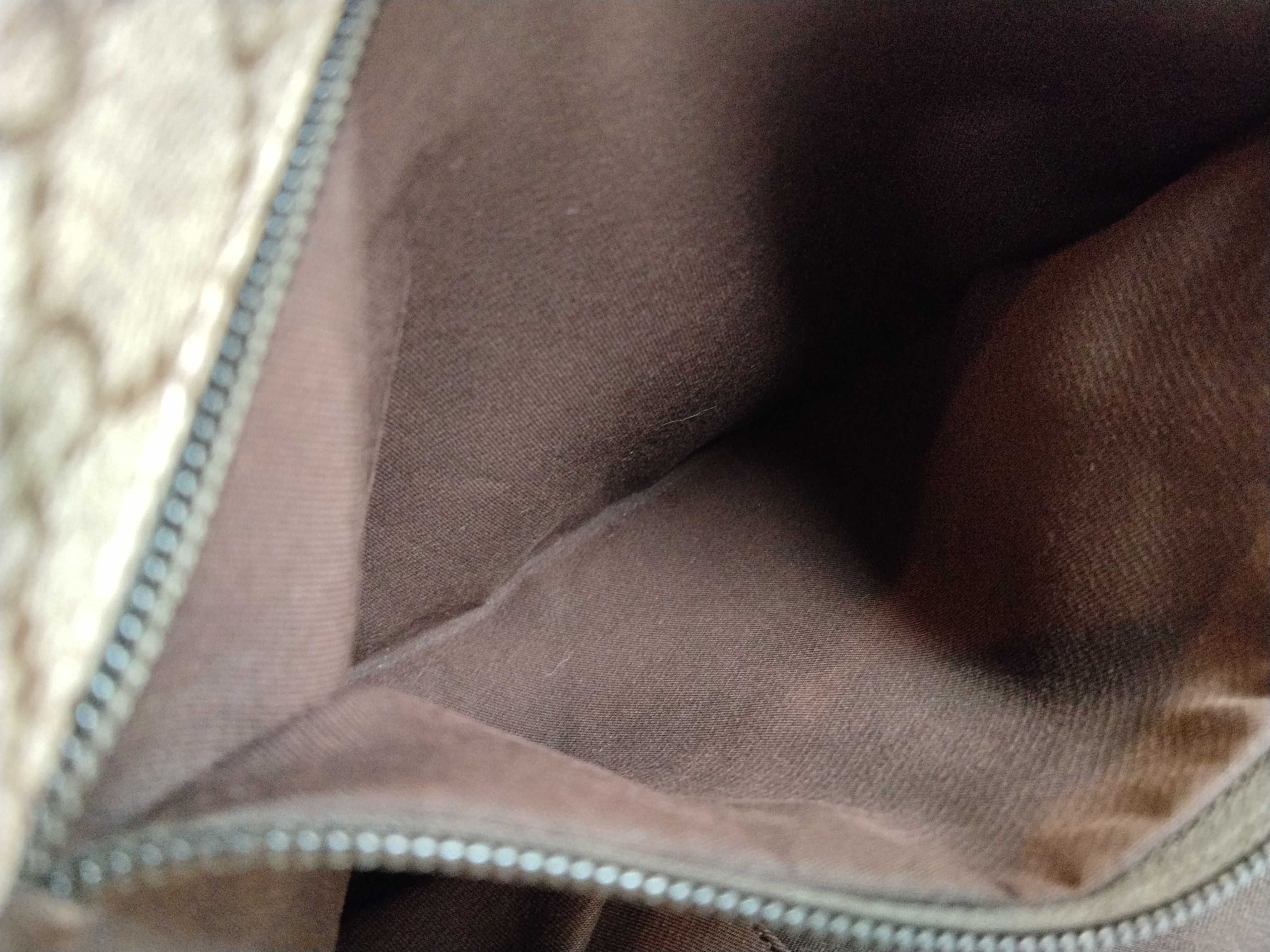 GG Supreme Shoulder Bag 189748 — view 12