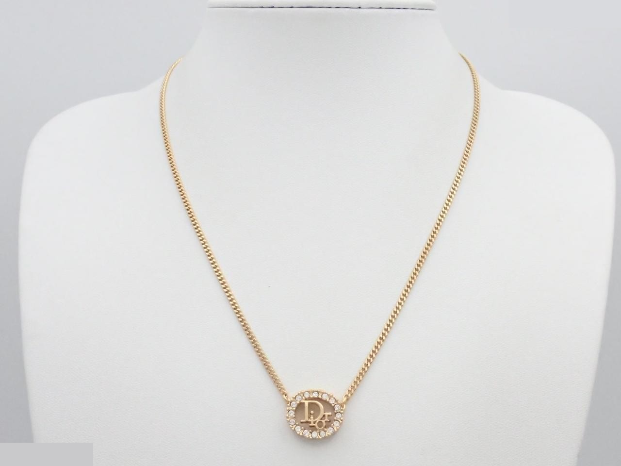 Other line: Precious metals, necklaces, pendants, neck circumference approximately 44 cm. — view 3