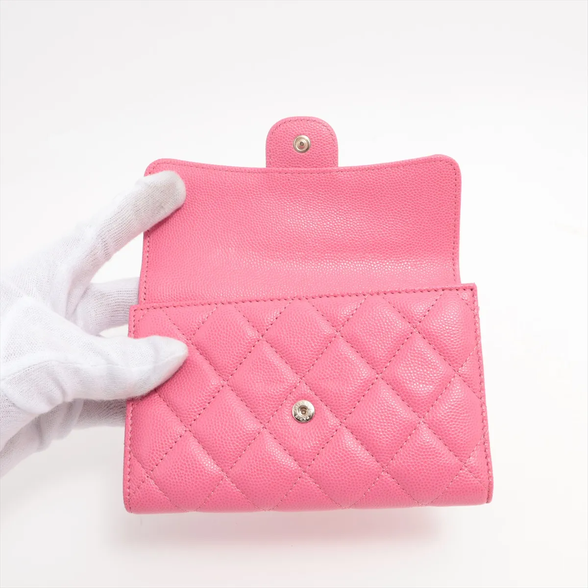 Matelasse caviar skin compact wallet pink silver hardware 26855606 — view 3