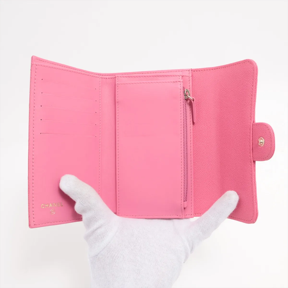 Matelasse caviar skin compact wallet pink silver hardware 26855606 — view 4