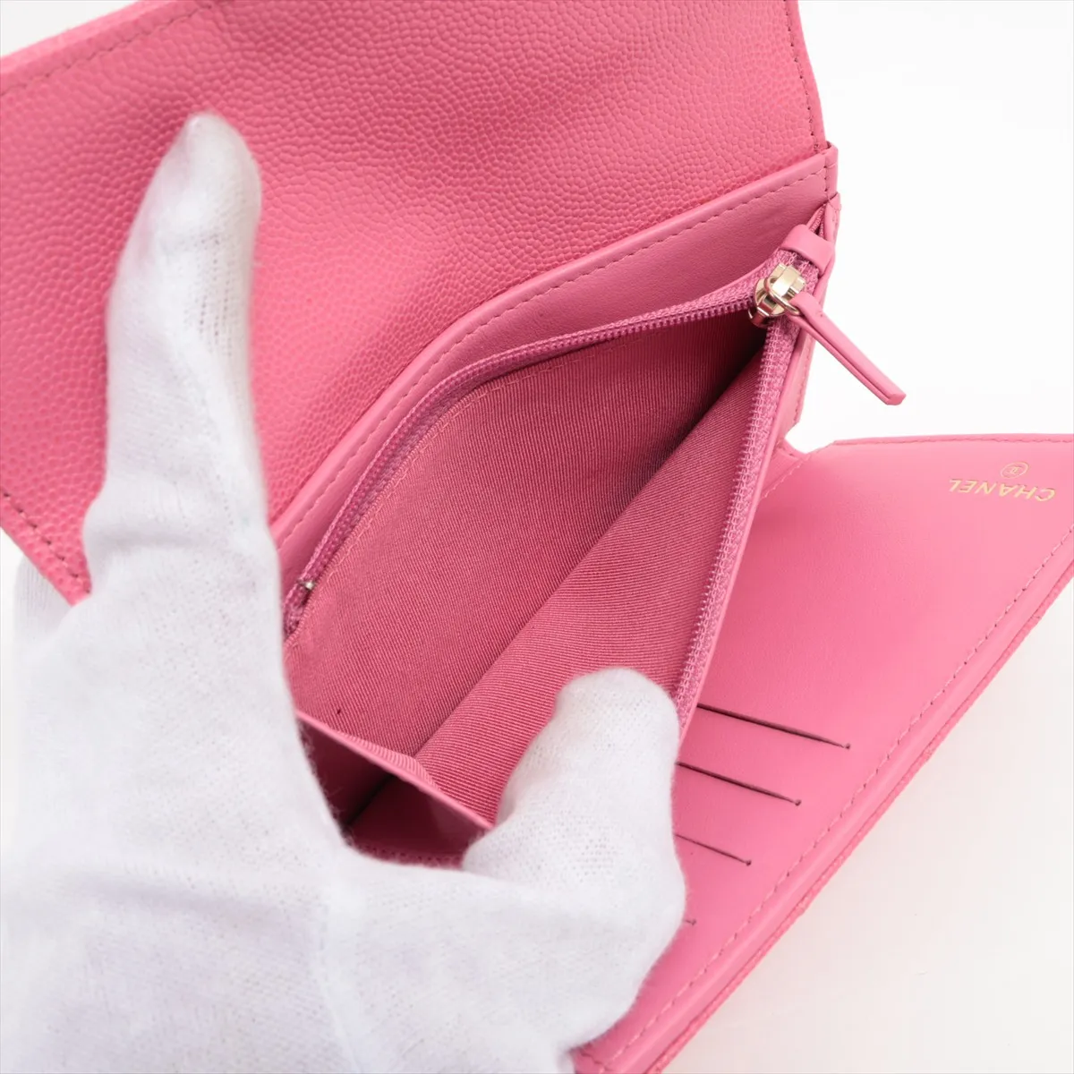 Matelasse caviar skin compact wallet pink silver hardware 26855606 — view 6