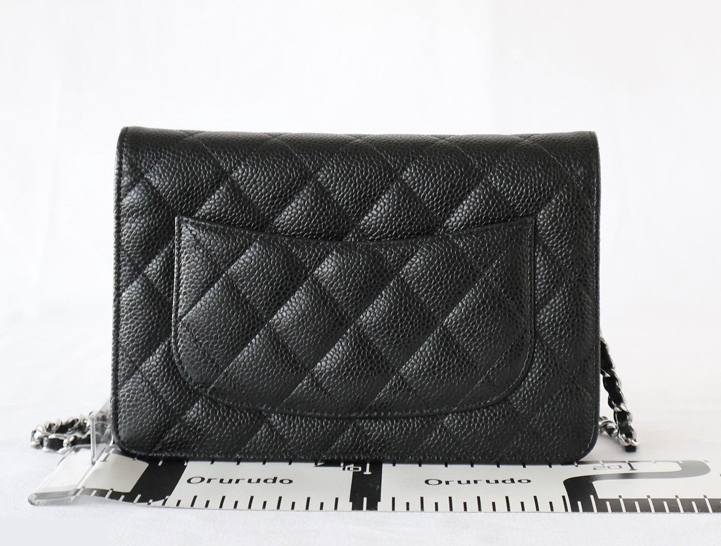 Caviar leather matelassé chain wallet shoulder bag, black — view 2