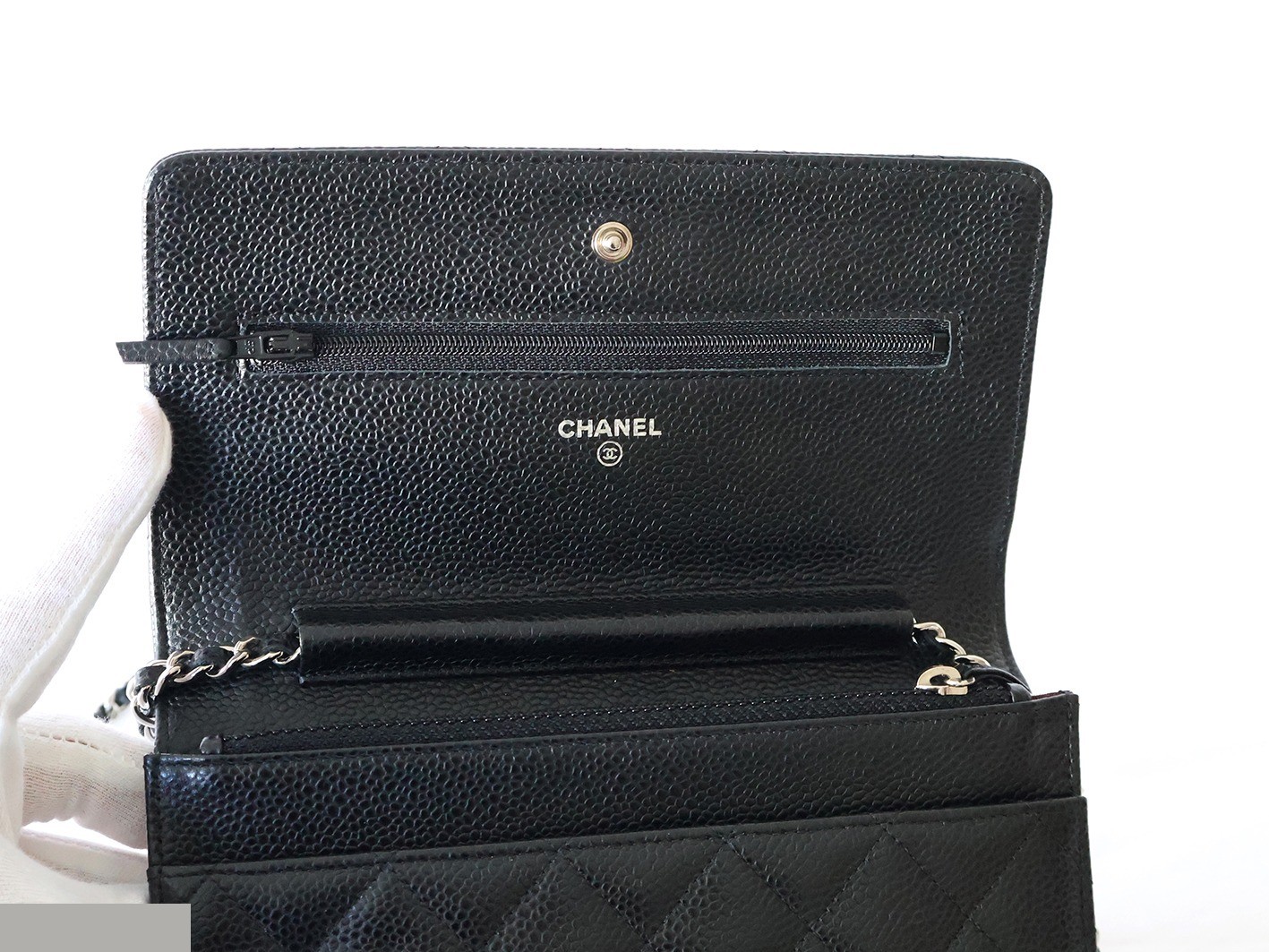 Caviar leather matelassé chain wallet shoulder bag, black — view 6
