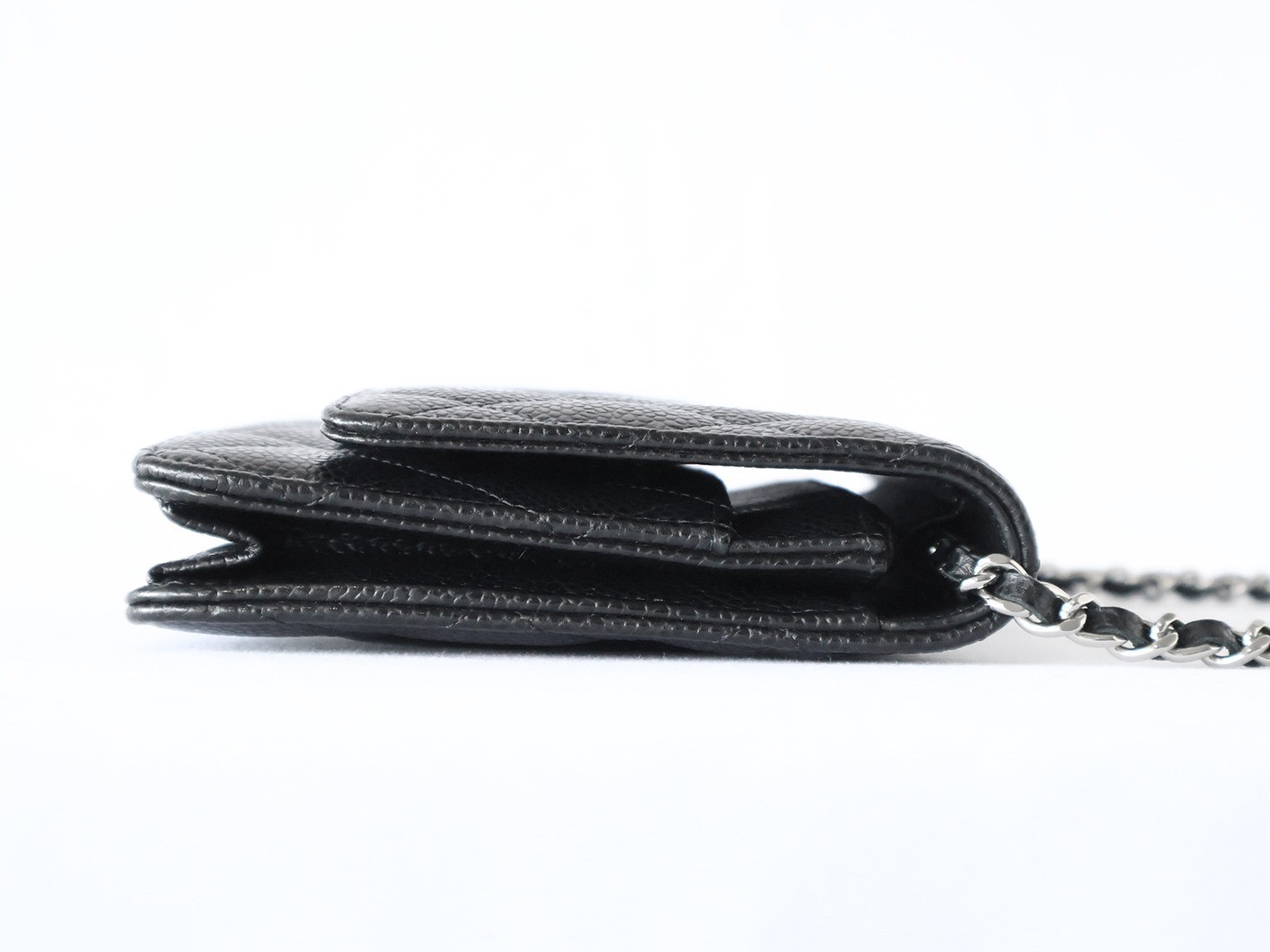 Caviar leather matelassé chain wallet shoulder bag, black — view 7