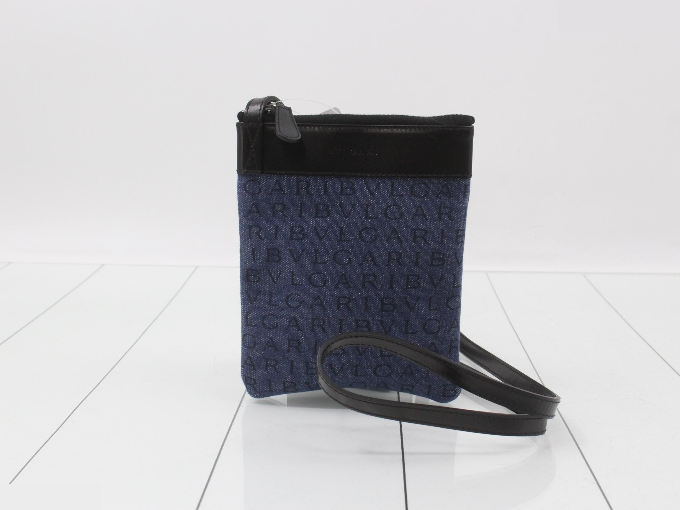 Logo Mania (Bag) - Shoulder Bag