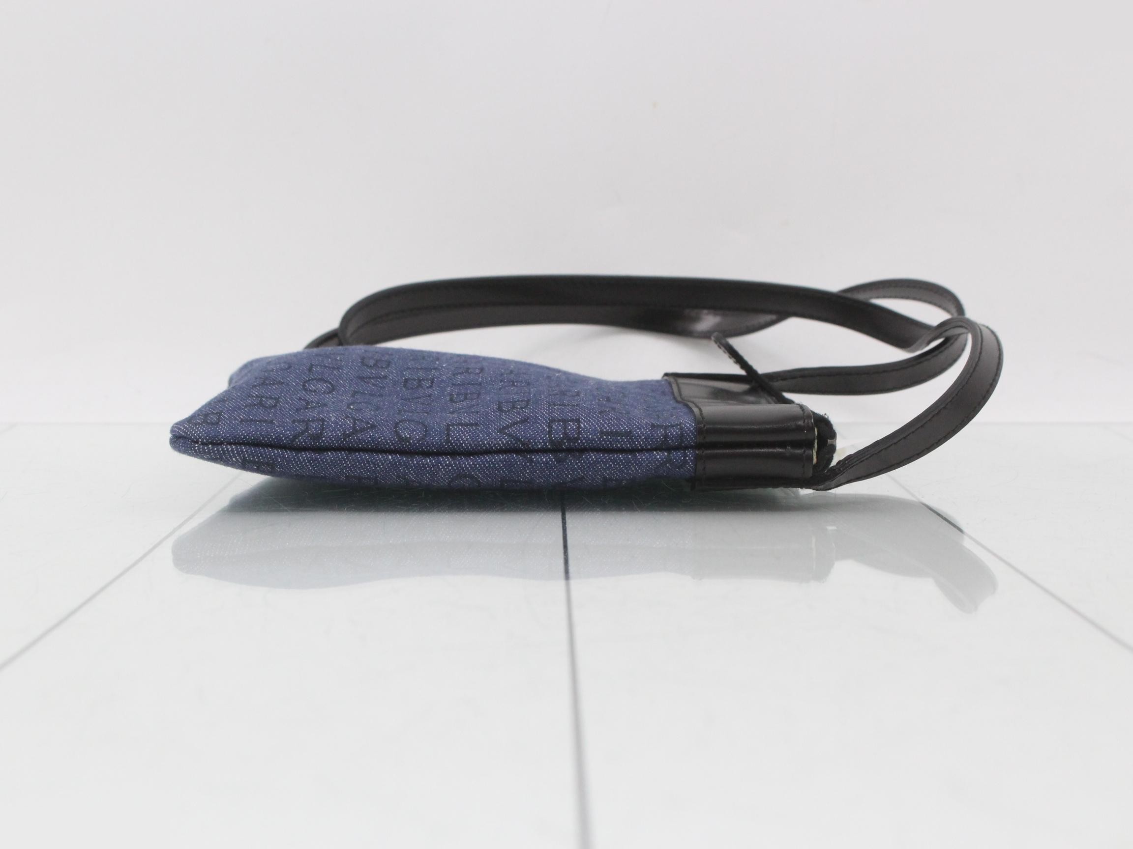 Logo Mania (Bag) - Shoulder Bag — view 3