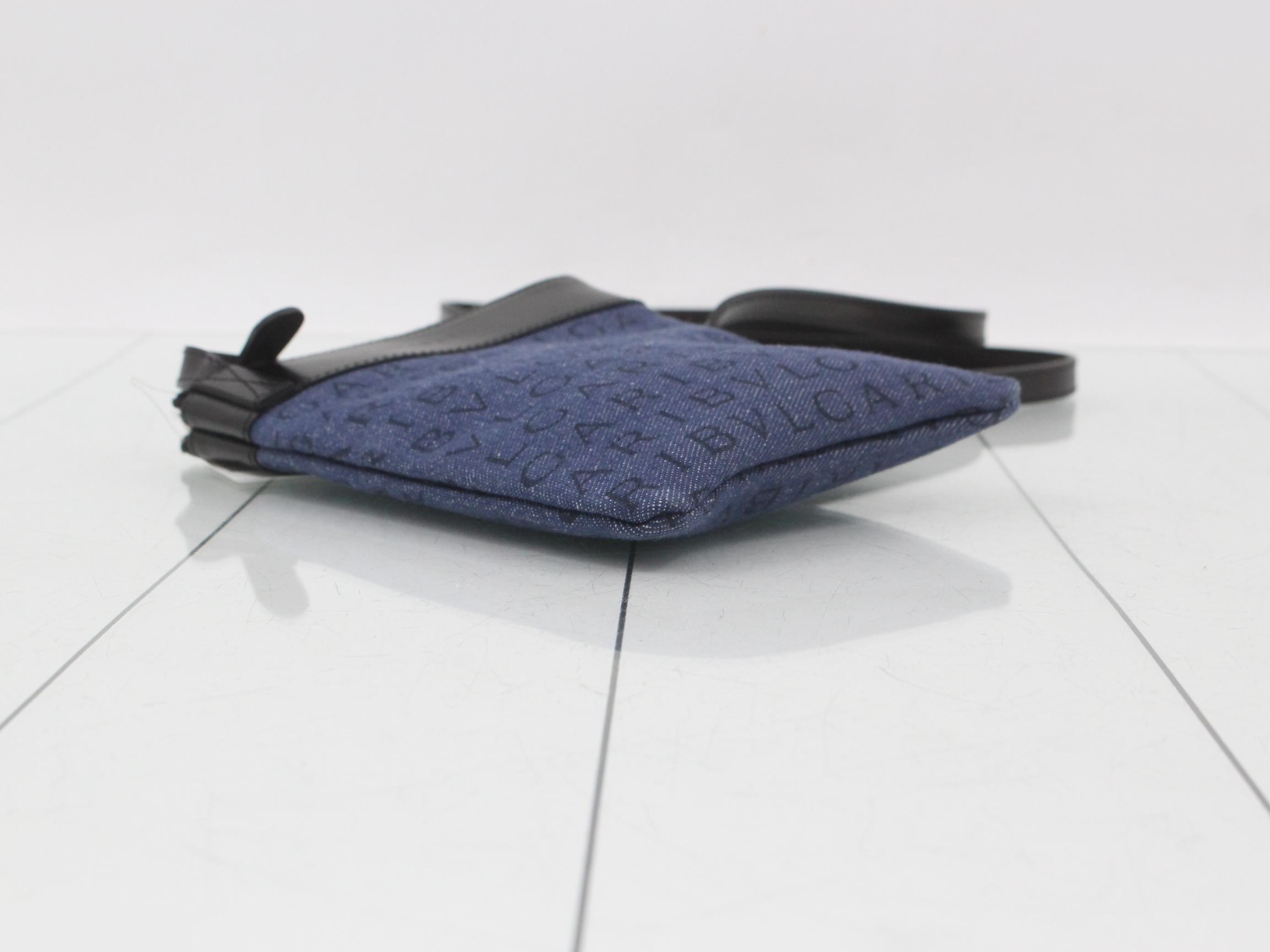 Logo Mania (Bag) - Shoulder Bag — view 5