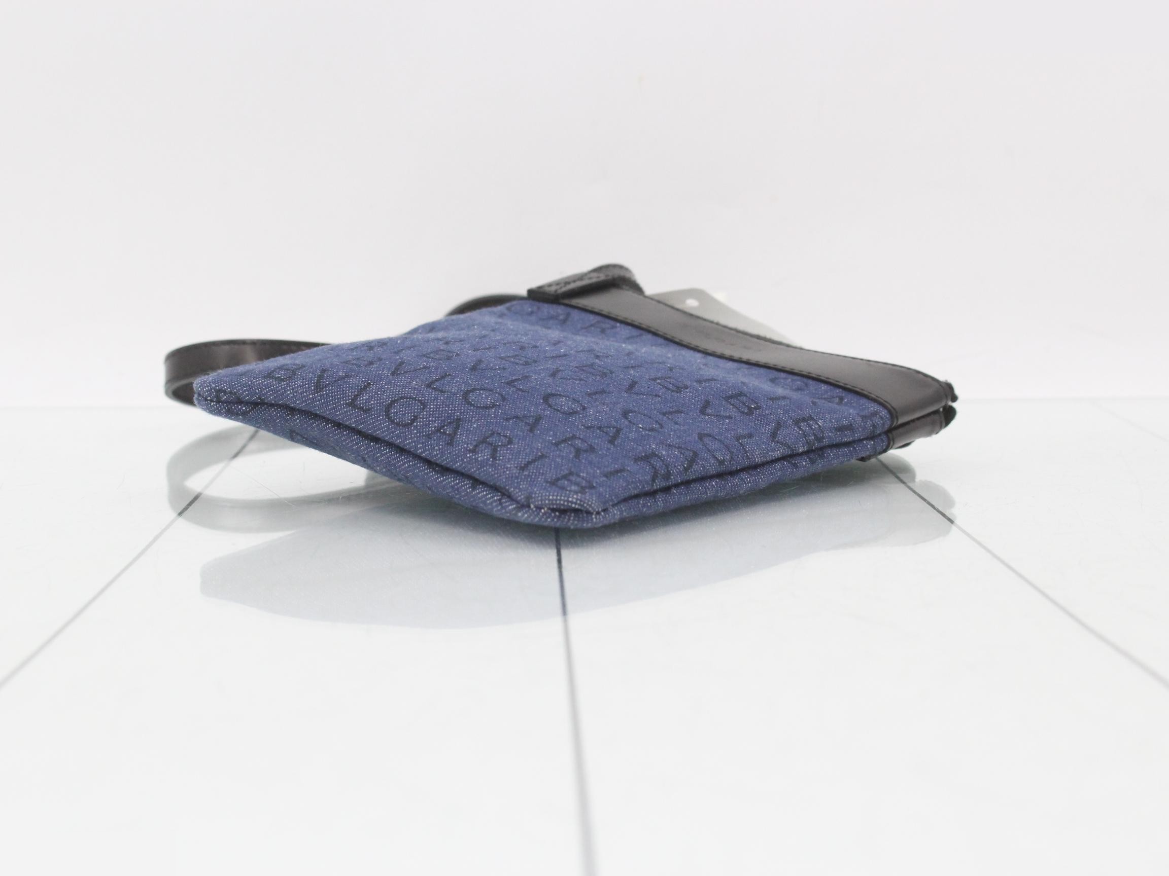 Logo Mania (Bag) - Shoulder Bag — view 6