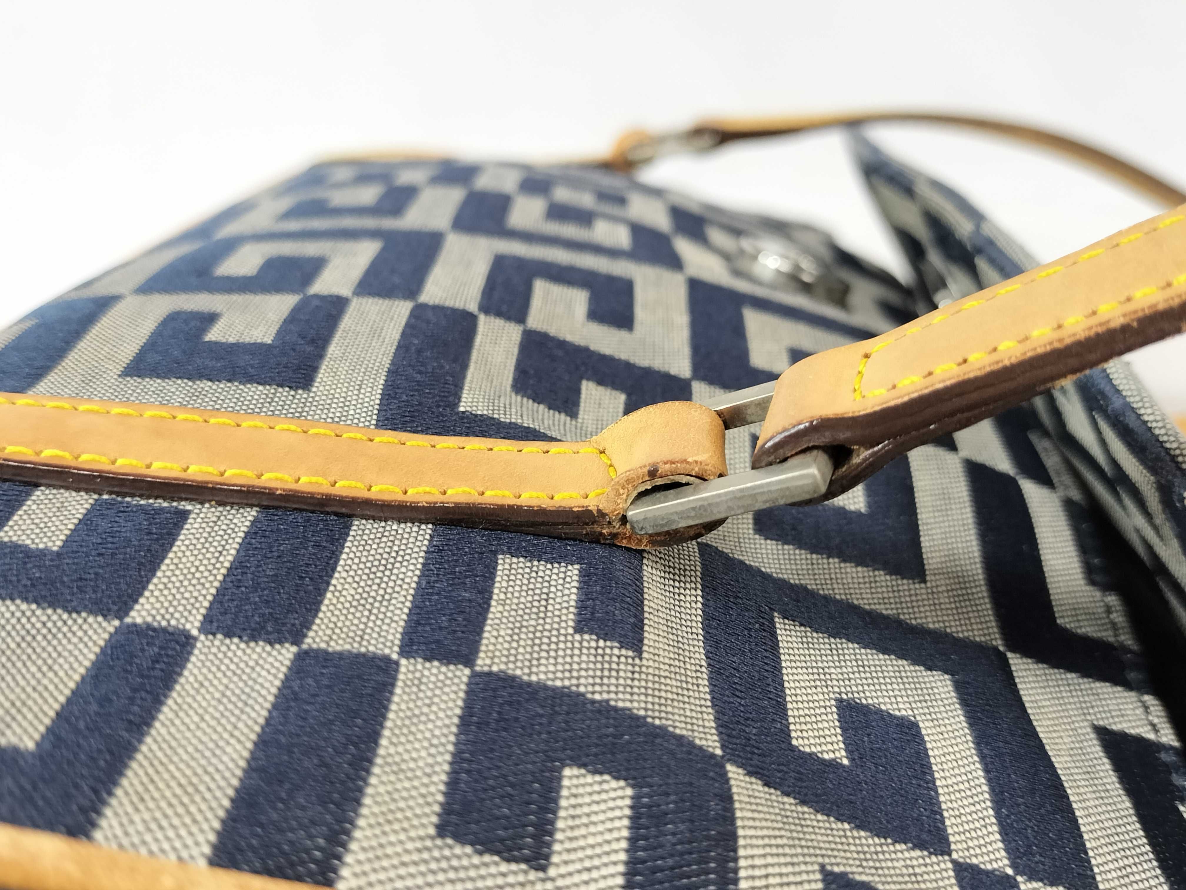 4G Logo Canvas x Leather Handbag Shoulder Bag — view 5