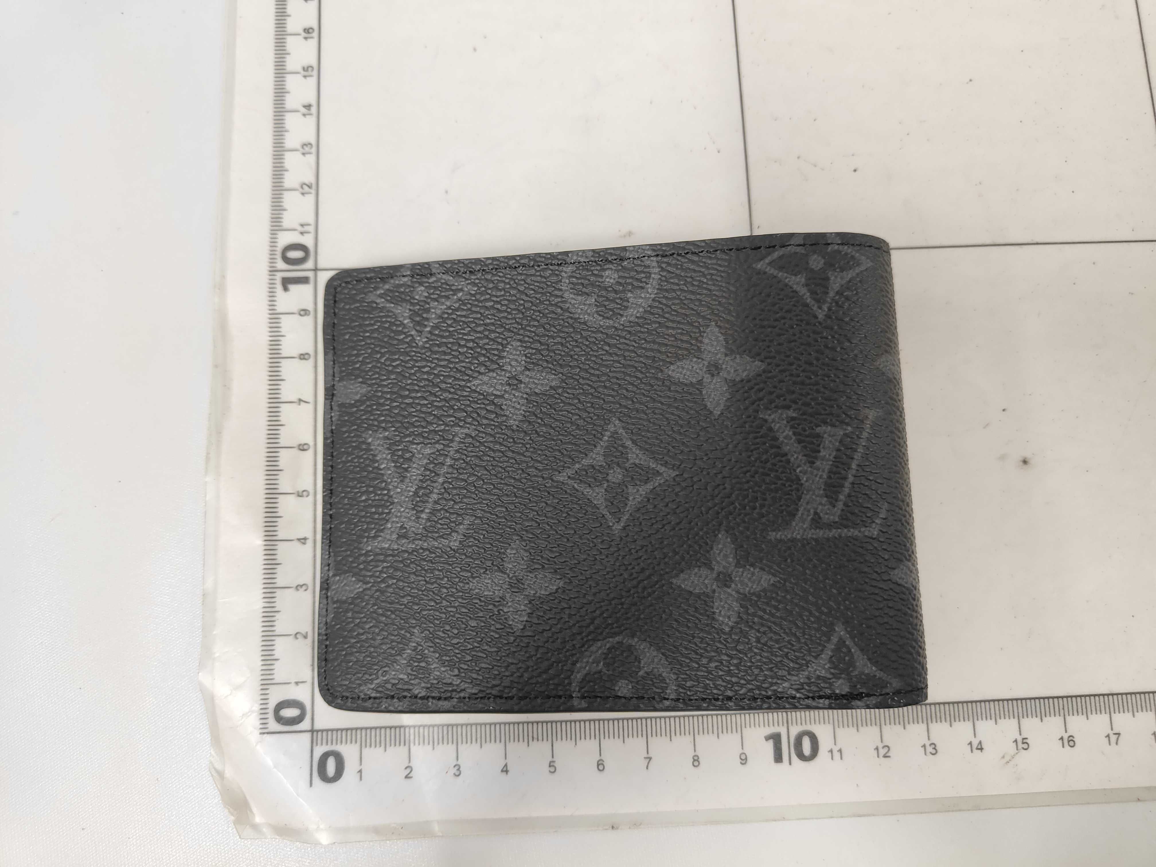 Portefeuille Multiple M61695 Monogram Eclipse Wallet (Billfold) - NFC not working. — view 2