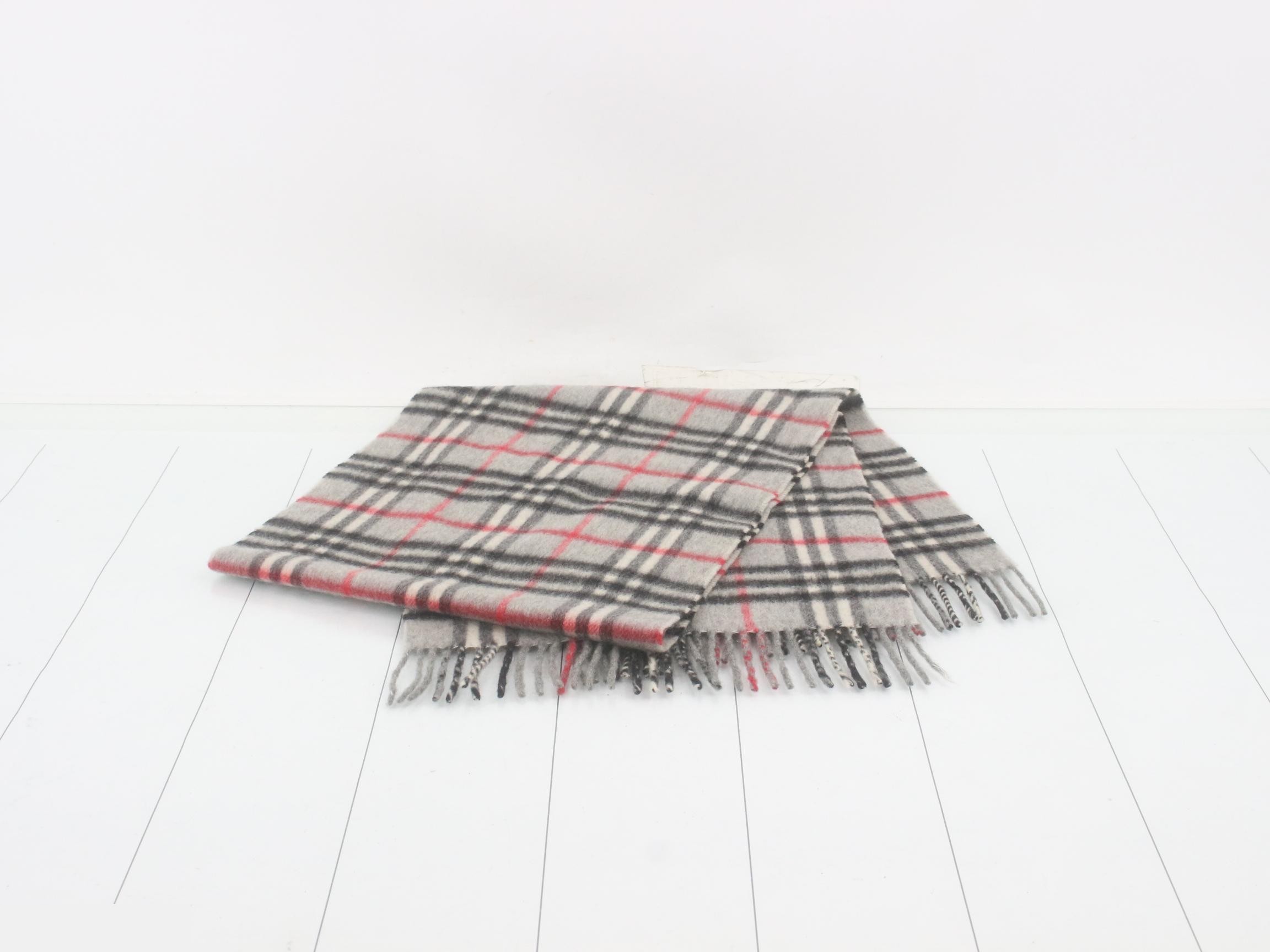 Other lines: Small items, accessories, and scarves — view 3