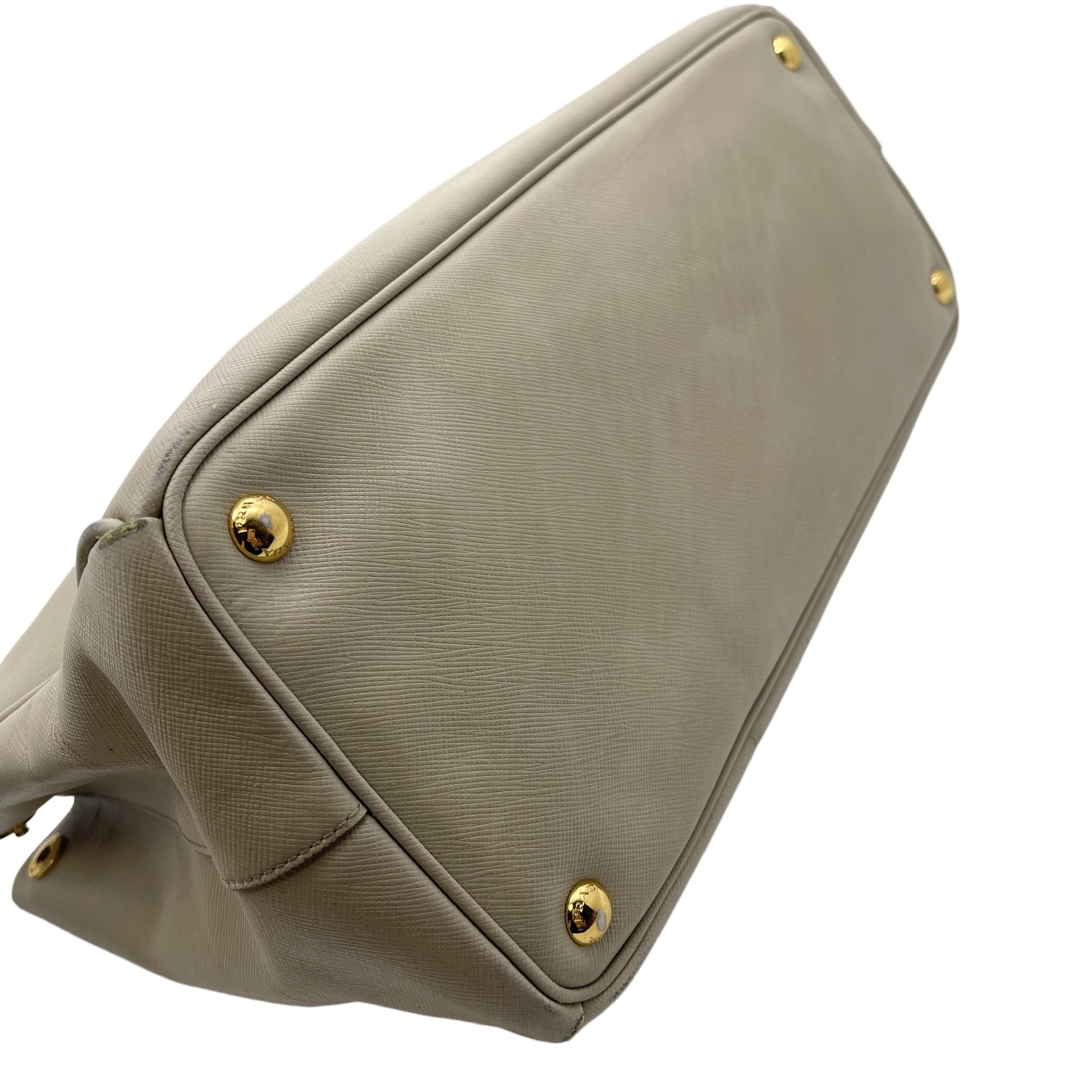 Saffiano — view 4