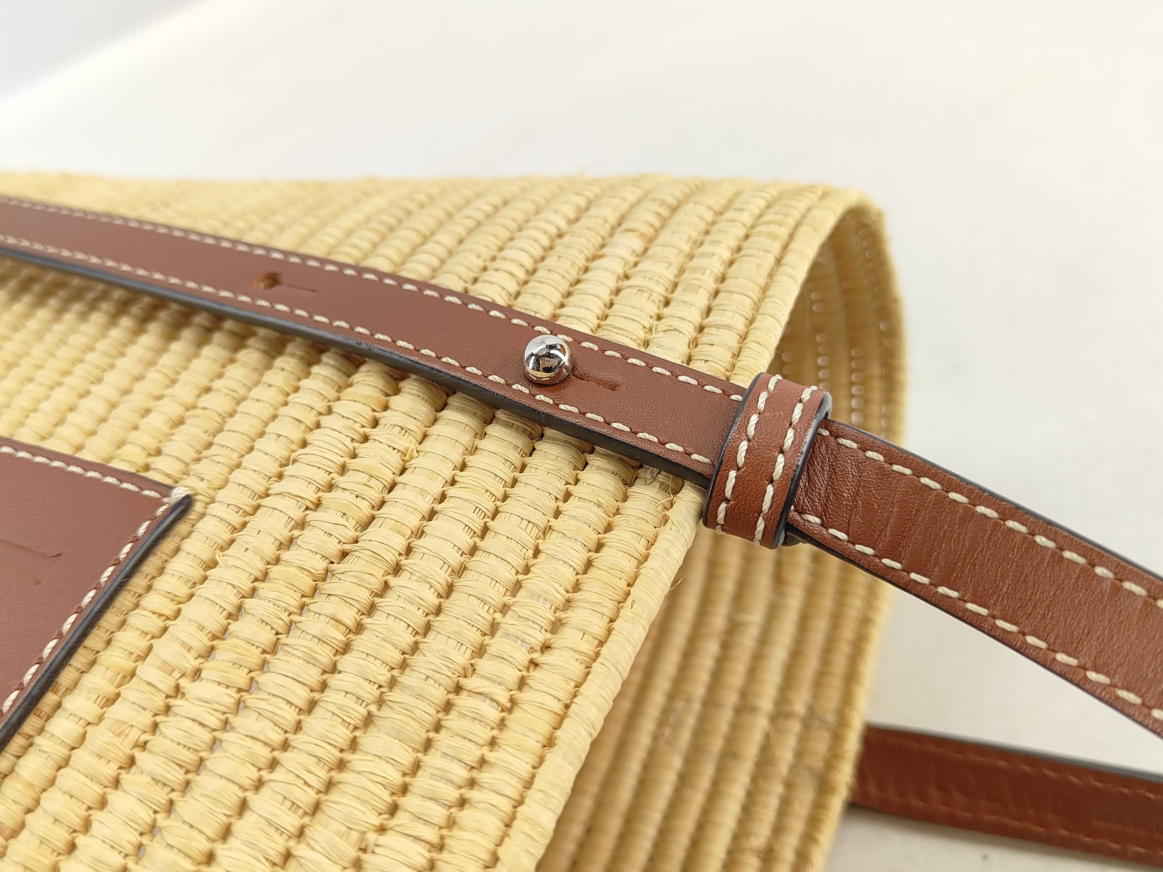 Square Basket Small Raffia x Leather Straw Bag Beige x White Tote Bag — view 6