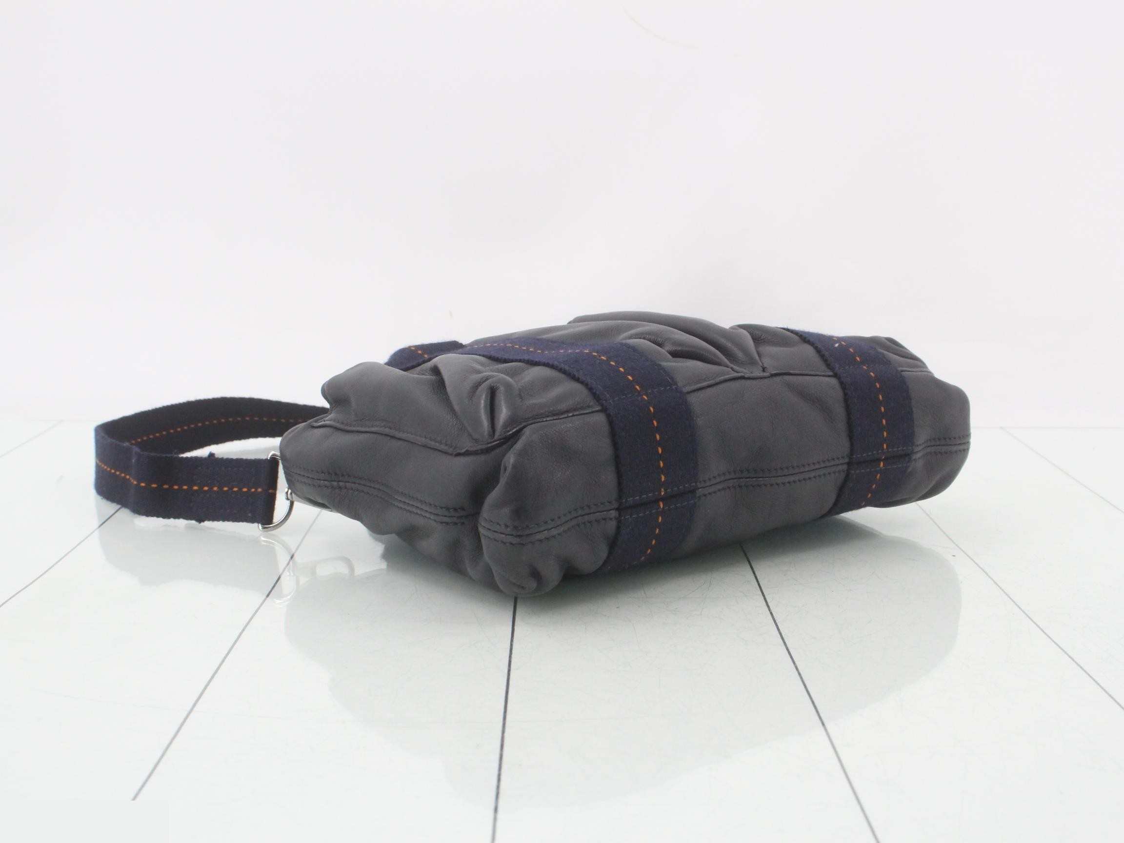 Caravan Horizontal PM Navy x Orange — view 5