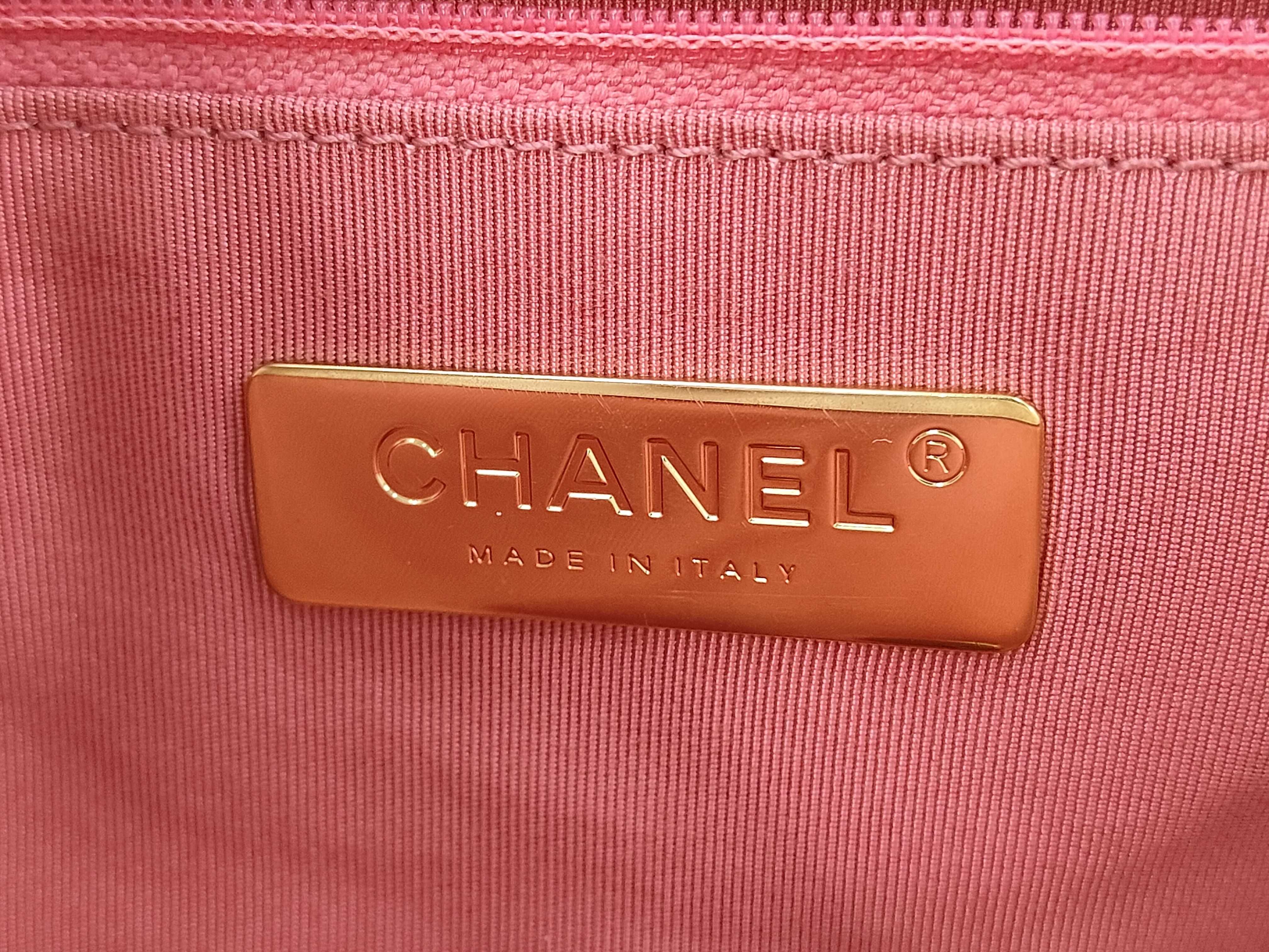 Channel 19 Bag Chain Bag Medium Size Shoulder Bag — view 13