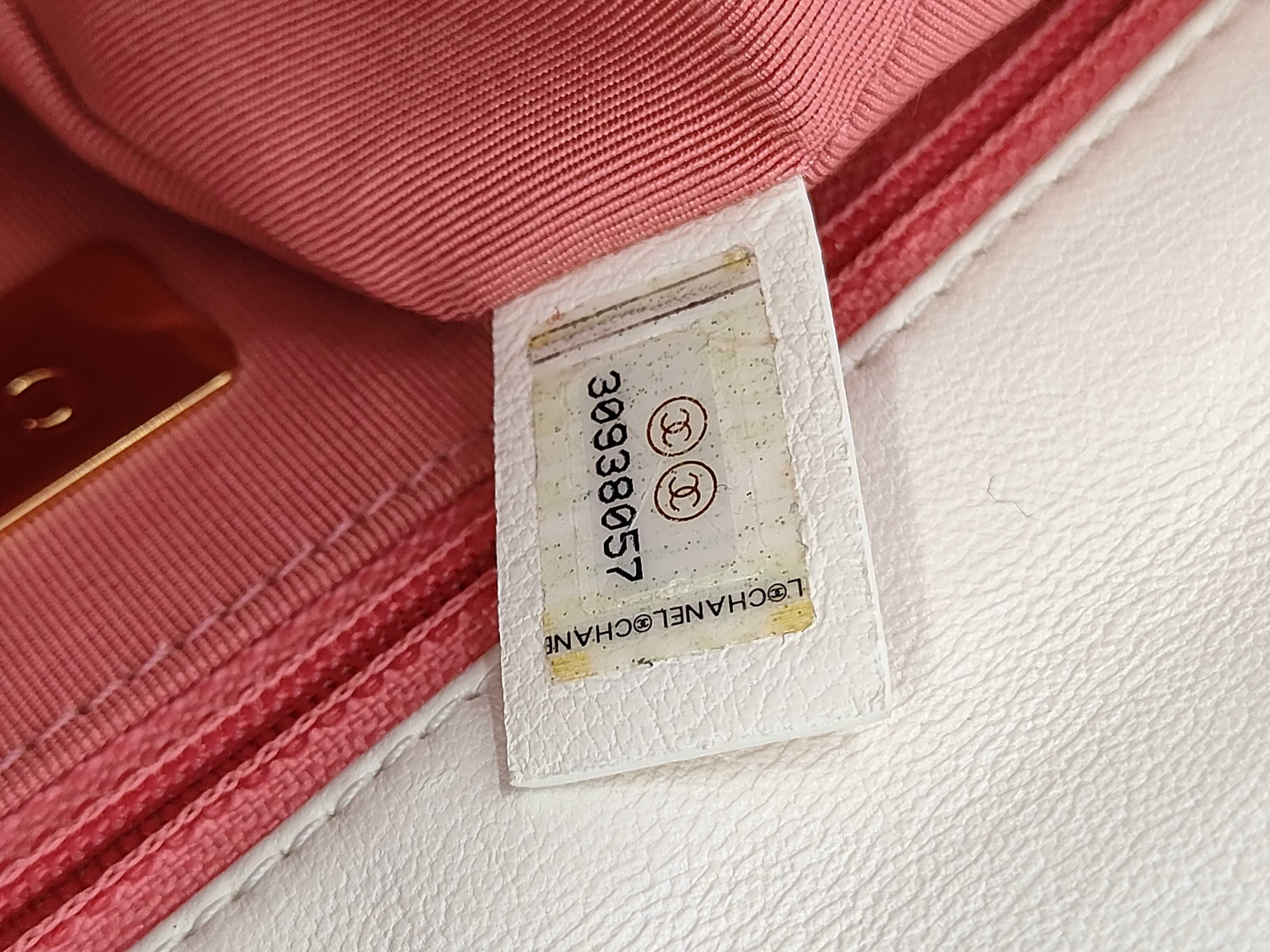 Channel 19 Bag Chain Bag Medium Size Shoulder Bag — view 14