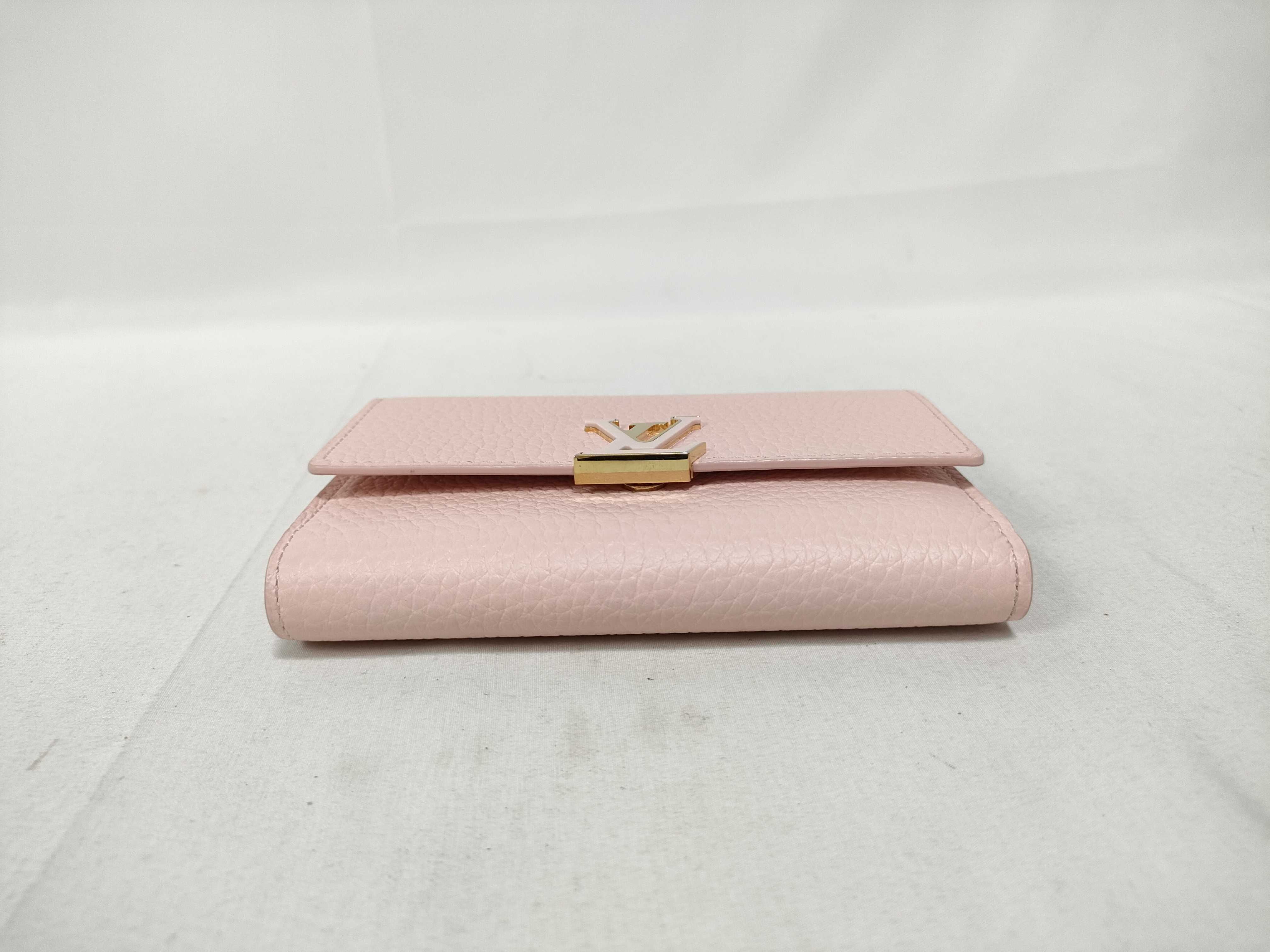LV wallet — view 6