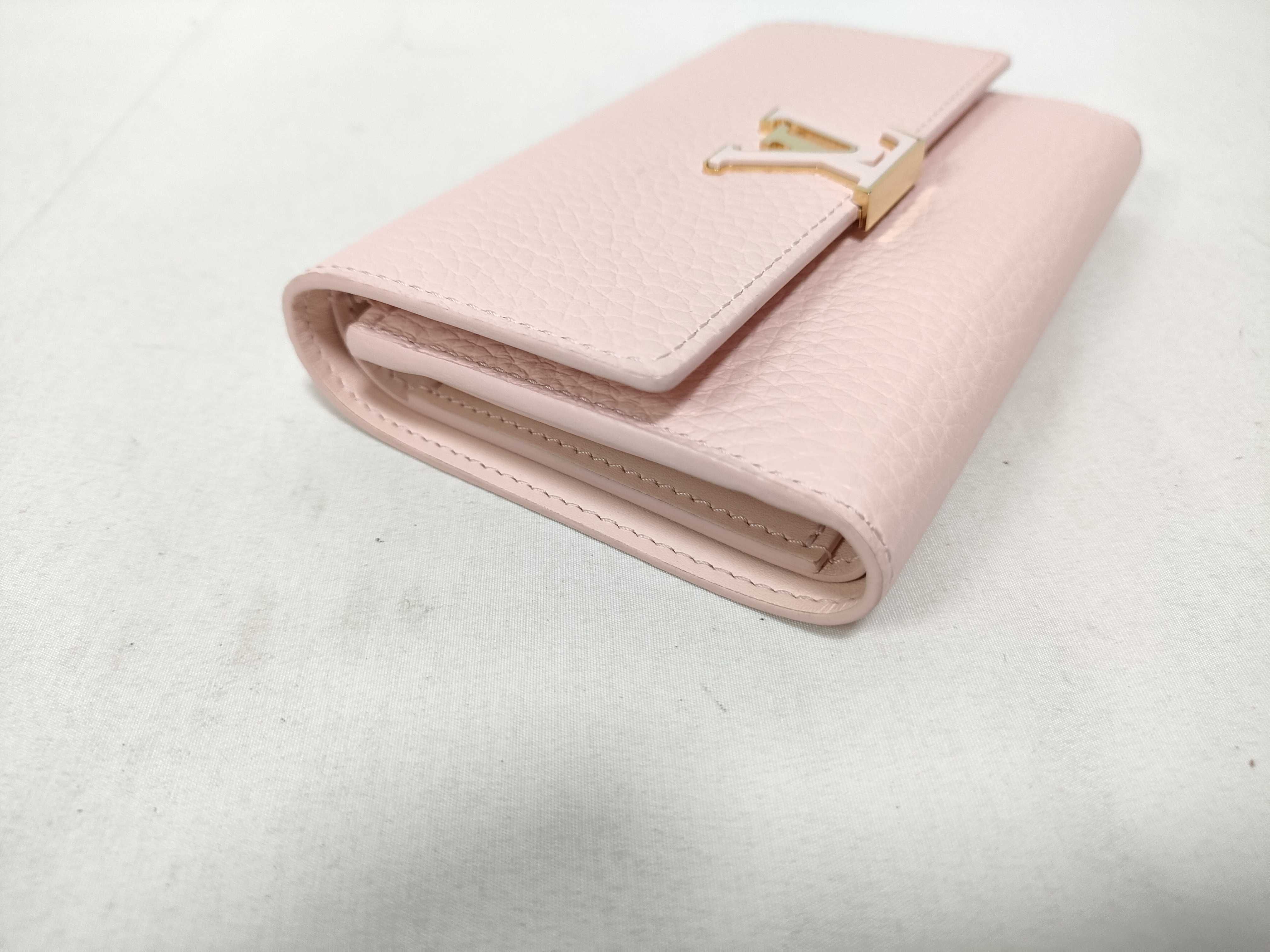 LV wallet — view 7